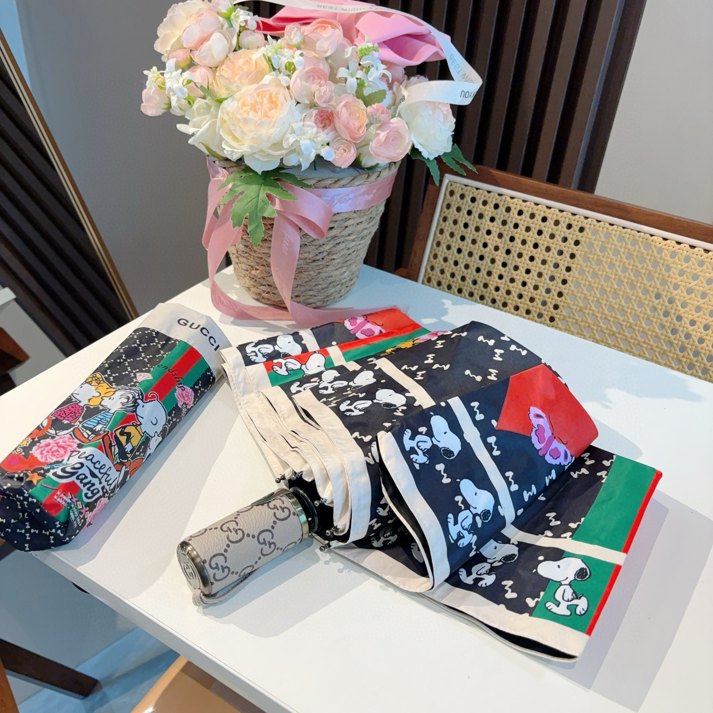  GUCCI古奇 三折自动折叠晴雨伞  时尚原单代工品质 细节精致 看得见的品质 打破一成不变 色泽纯正