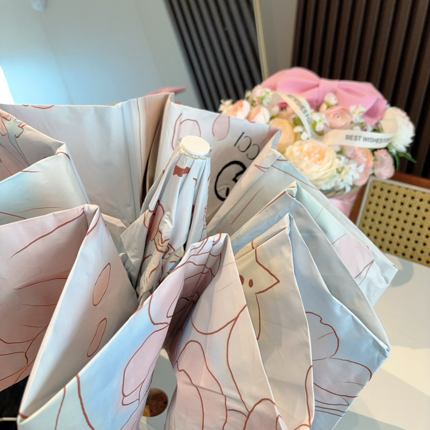  GUCCI古奇 三折自动折叠晴雨伞  时尚原单代工品质 细节精致 看得见的品质 打破一成不变 色泽纯正