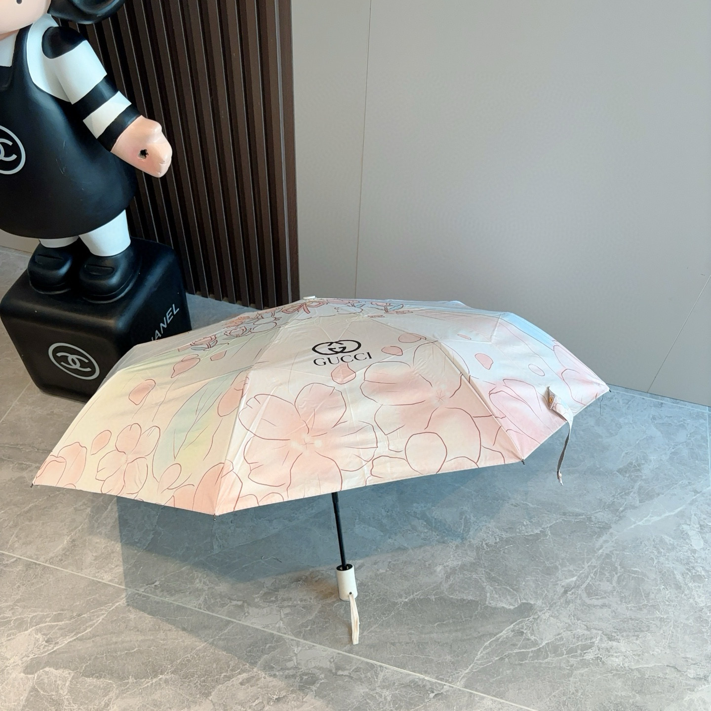  GUCCI古奇 三折自动折叠晴雨伞  时尚原单代工品质 细节精致 看得见的品质 打破一成不变 色泽纯正