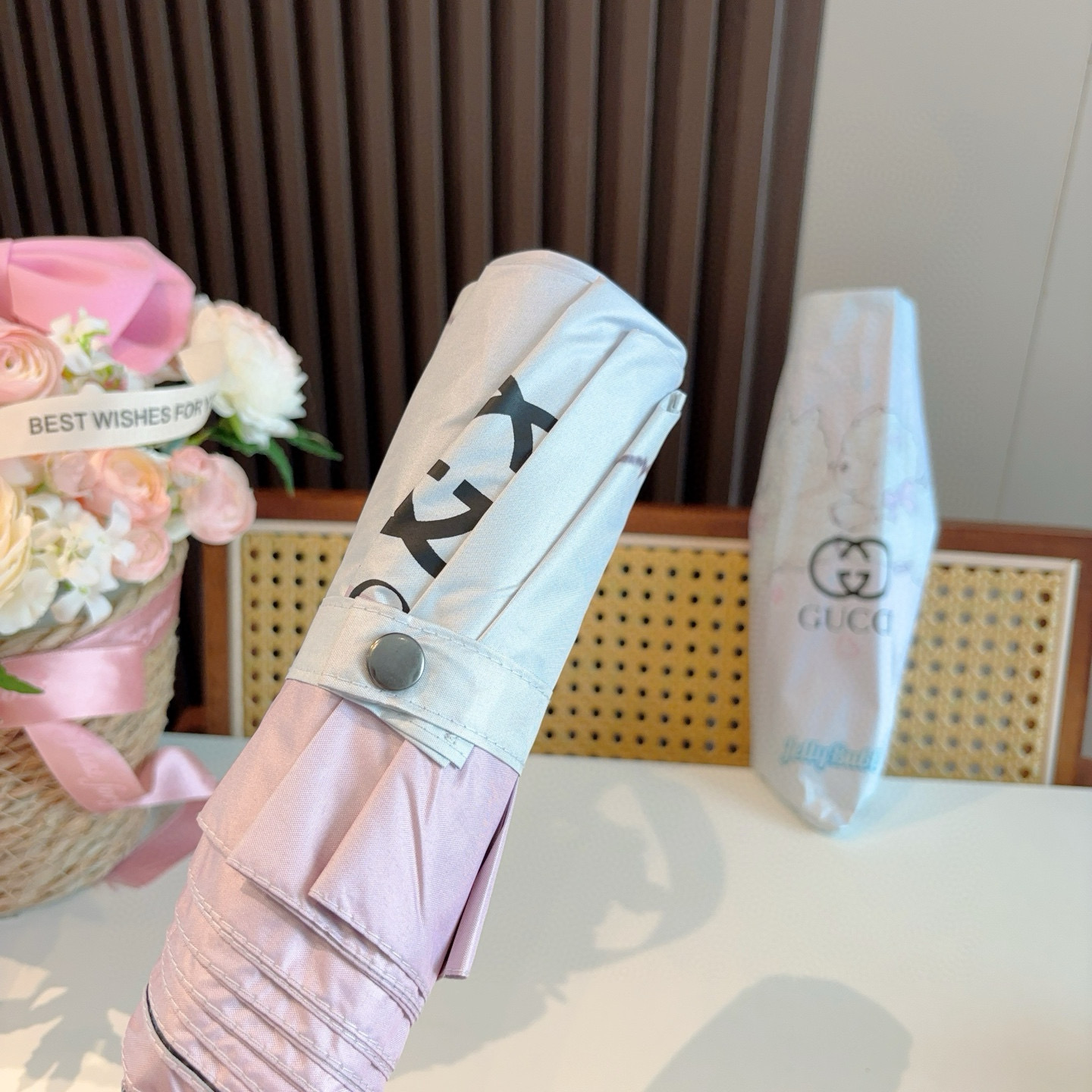 GUCCI古奇 三折自动折叠晴雨伞  时尚原单代工品质 细节精致 看得见的品质 打破一成不变 色泽纯正