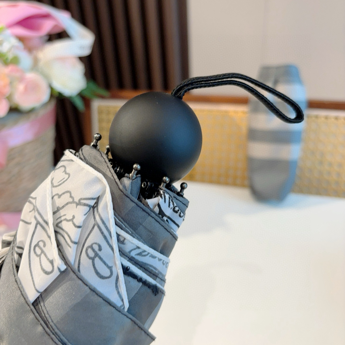  BURBERRY（巴宝莉）经典格纹 五折手动折叠晴雨伞 选用台湾进口UV防紫外线伞布 原单代工级品质 