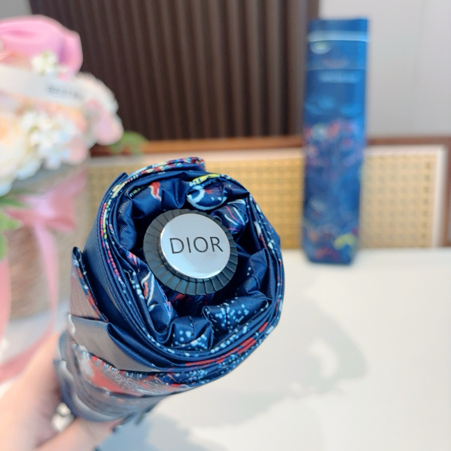  DIOR（迪奥）三折自动折叠晴雨伞  时尚原单代工品质 细节精致 看得见的品质 打破一成不变 色泽纯正