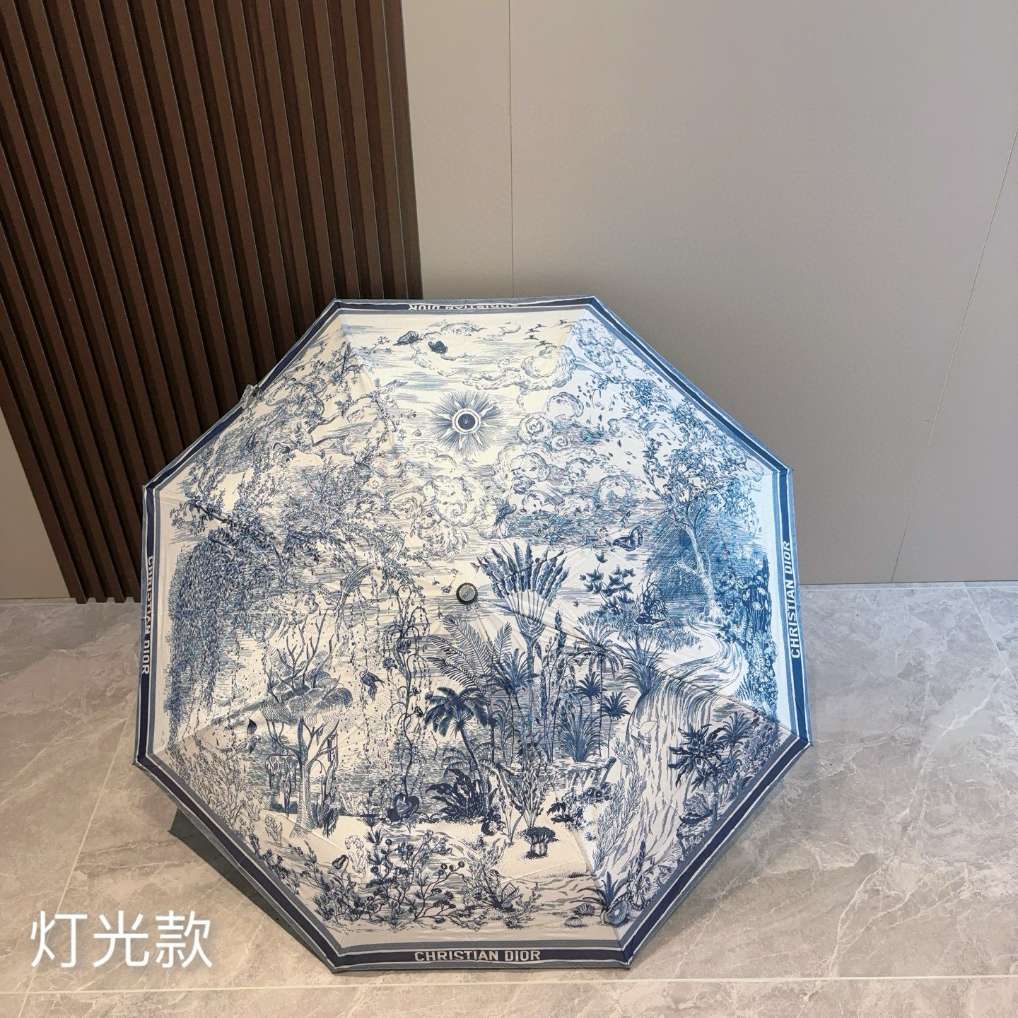 DIOR（迪奥）新款 带灯光 三折自动折叠晴雨伞  时尚原单代工品质 细节精致 看得见的品质 打破一成不
