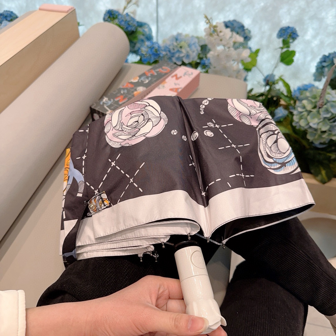 CHANEL（香奈儿）玫瑰柄 三折手开折叠晴雨伞 做工精细 气质 时尚 炒鸡好看！防紫外线 人手必备 ！