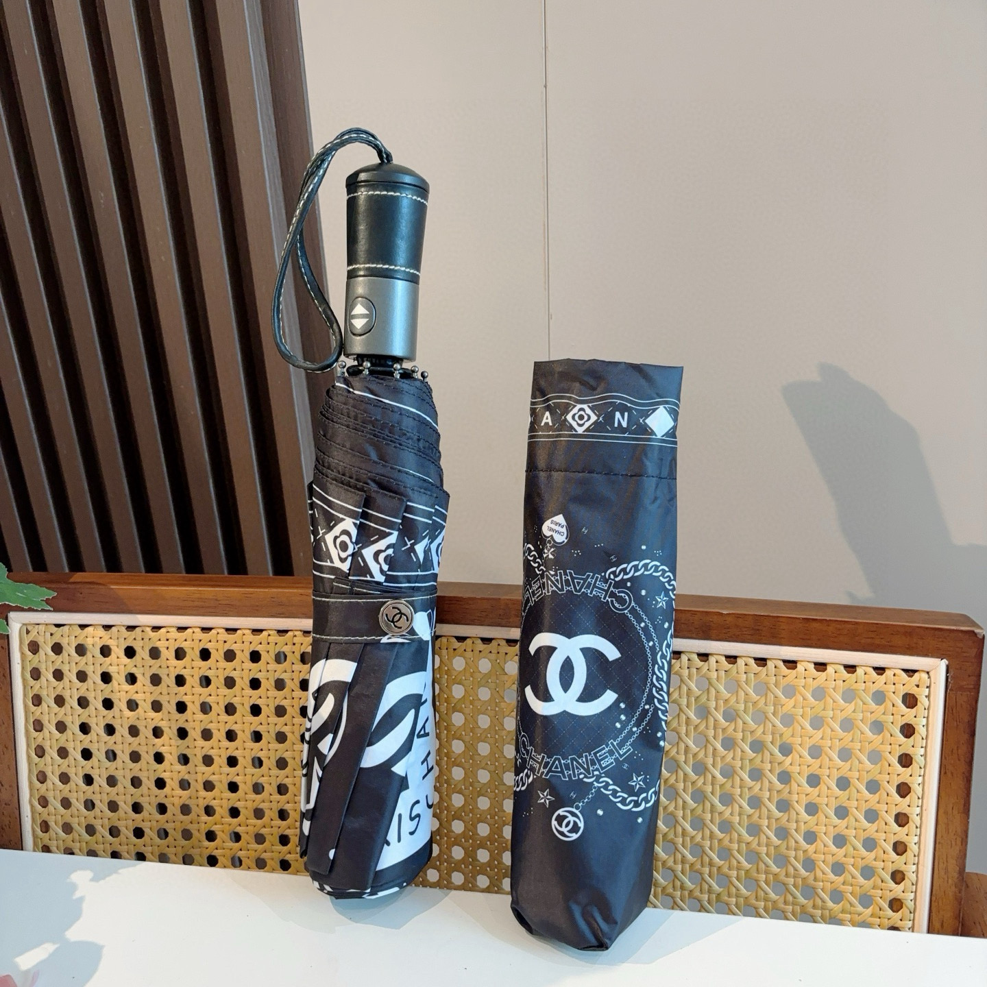  CHANEL（香奈儿）三折自动折叠晴雨伞 选用台湾进口UV防紫外线伞布 原单代工级品质 