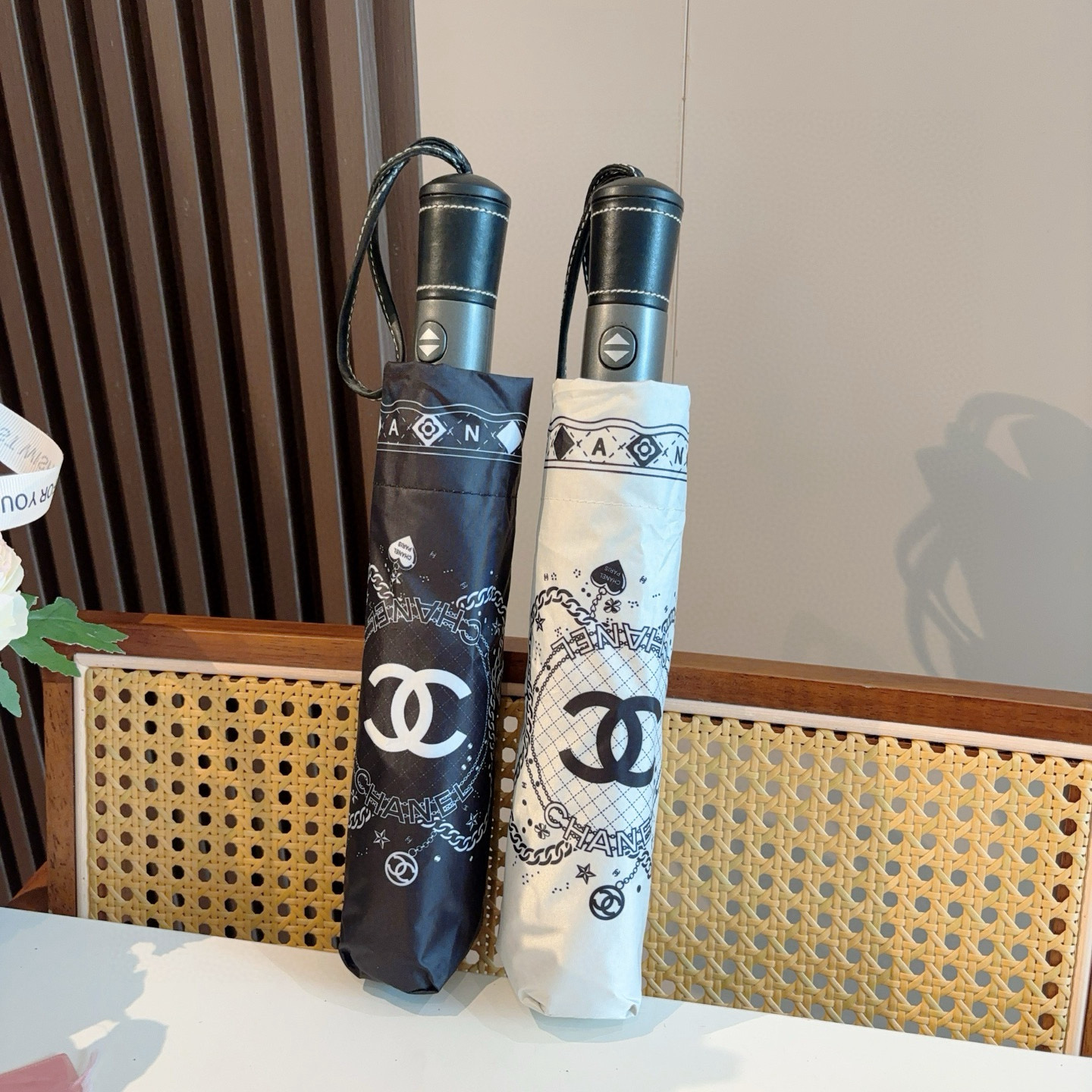  CHANEL（香奈儿）三折自动折叠晴雨伞 选用台湾进口UV防紫外线伞布 原单代工级品质 