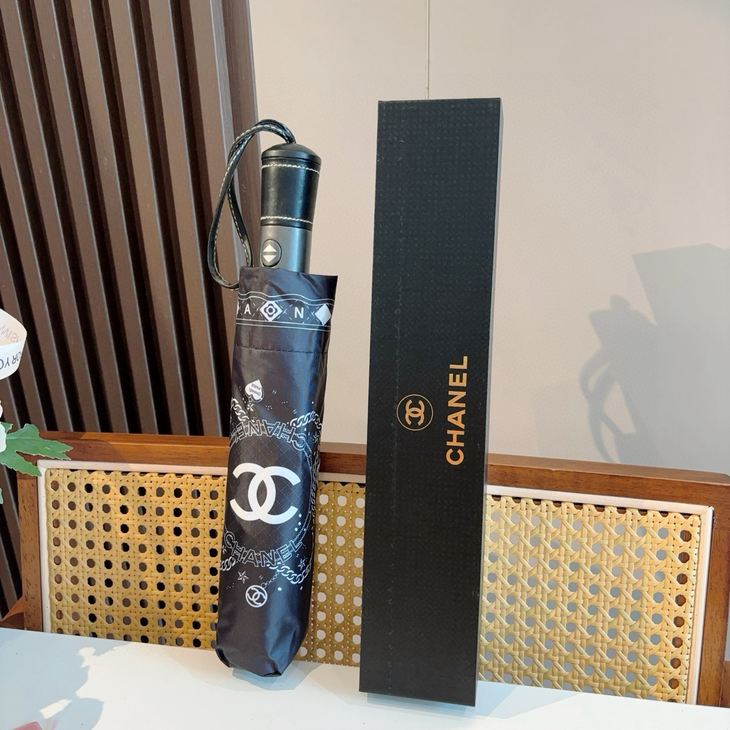  CHANEL（香奈儿）三折自动折叠晴雨伞 选用台湾进口UV防紫外线伞布 原单代工级品质 