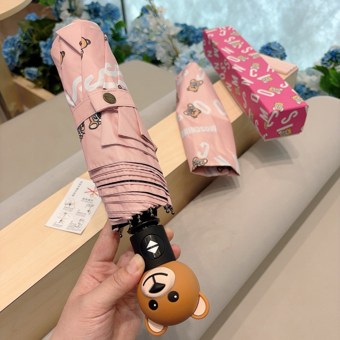 Moschino（莫斯奇诺）熊头柄 三折自动伞设计师Franco Moschino以自己的名字命名的一个
