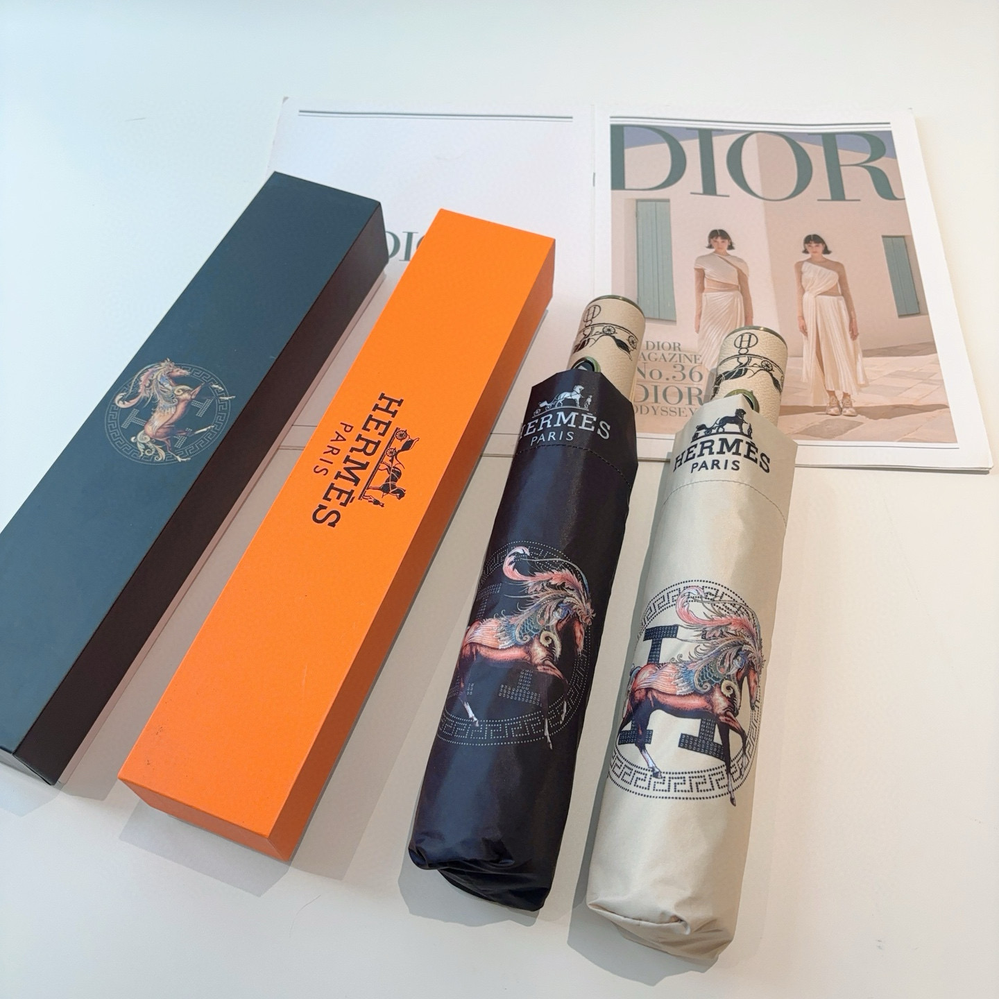 爱马仕（Hermès）   新款 极品H家三折自动伞重磅呈现 以其精湛的工艺技术和源源不断的想像力 新涂