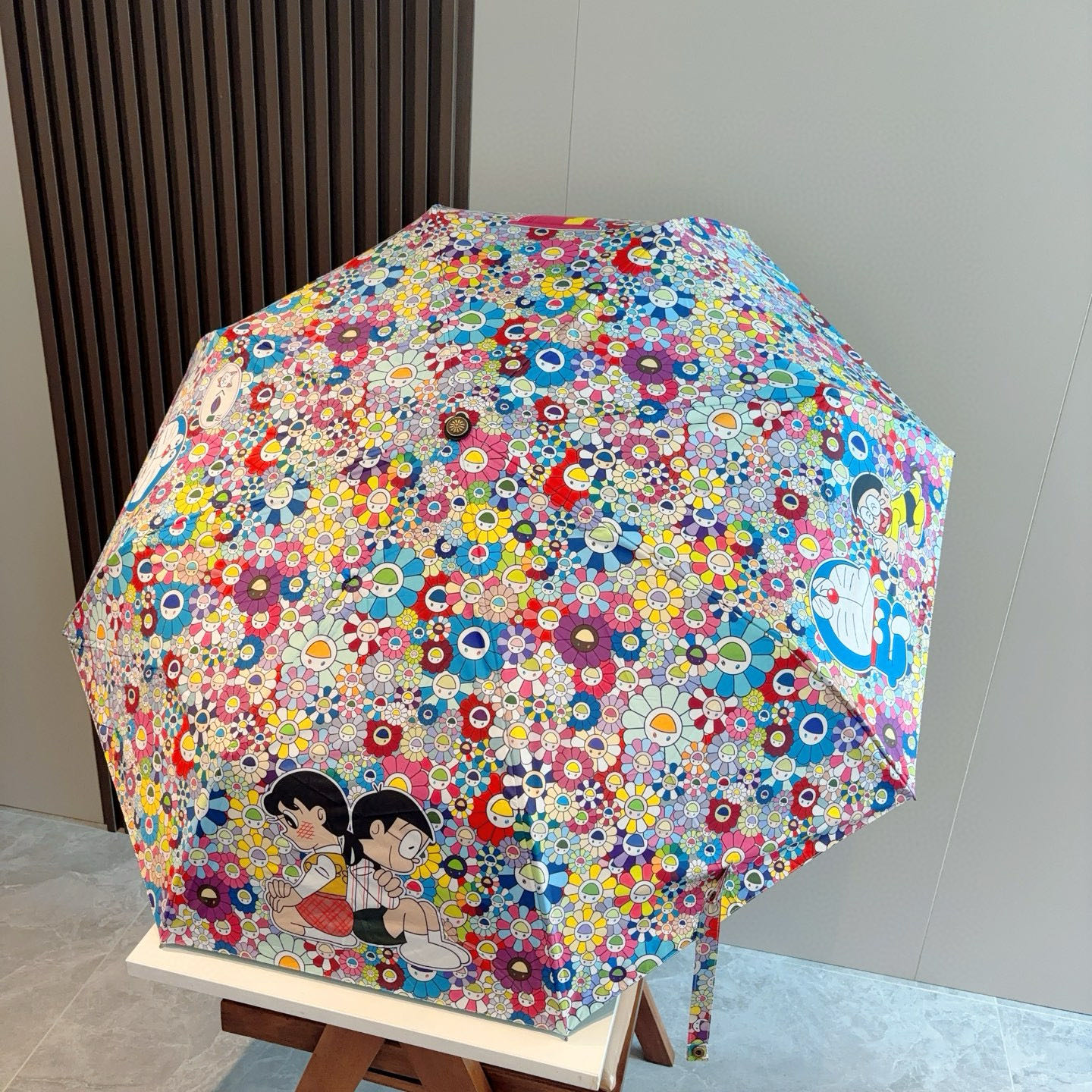 潮牌村上隆 三折折叠自动晴雨伞 设计大方，风格高贵迷人、时尚 可爱又不失优雅