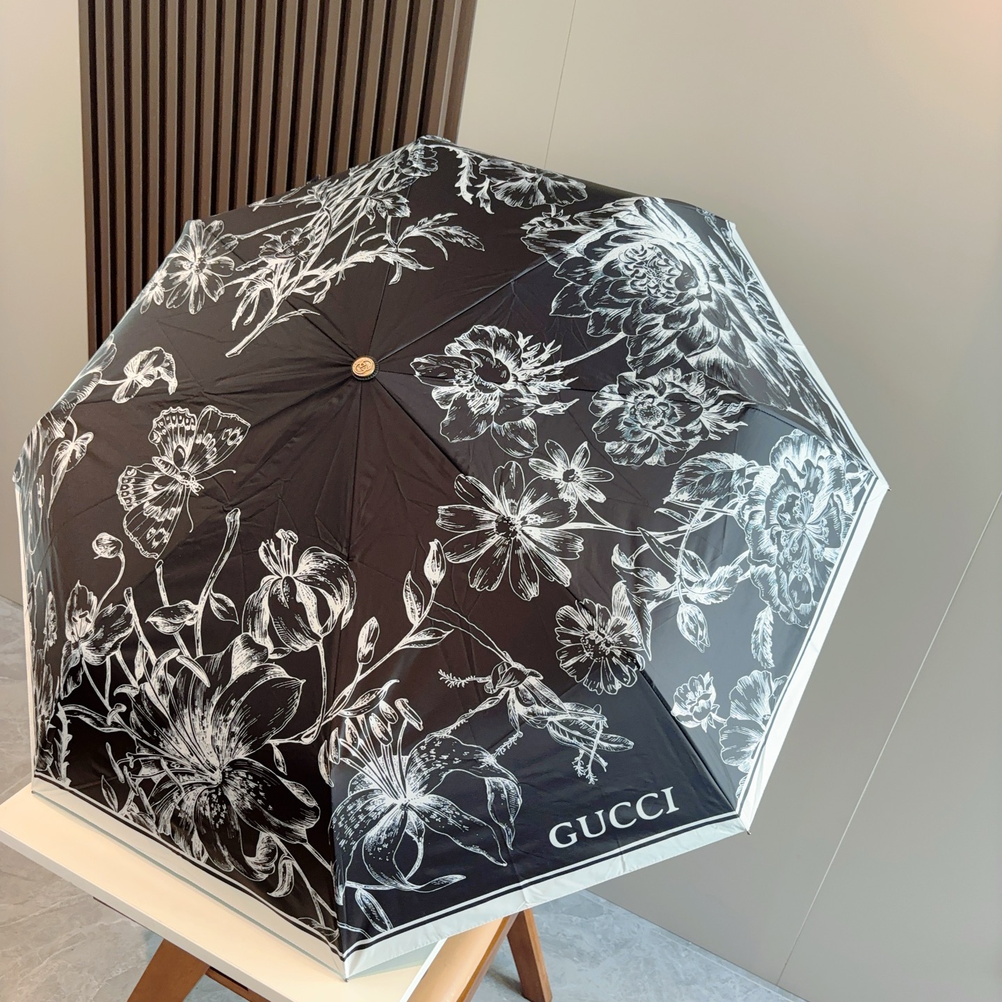  GUCCI（古奇）新款 三折自动折叠晴雨伞 选用台湾进口UV防紫外线伞布 原单代工级品质  🌹