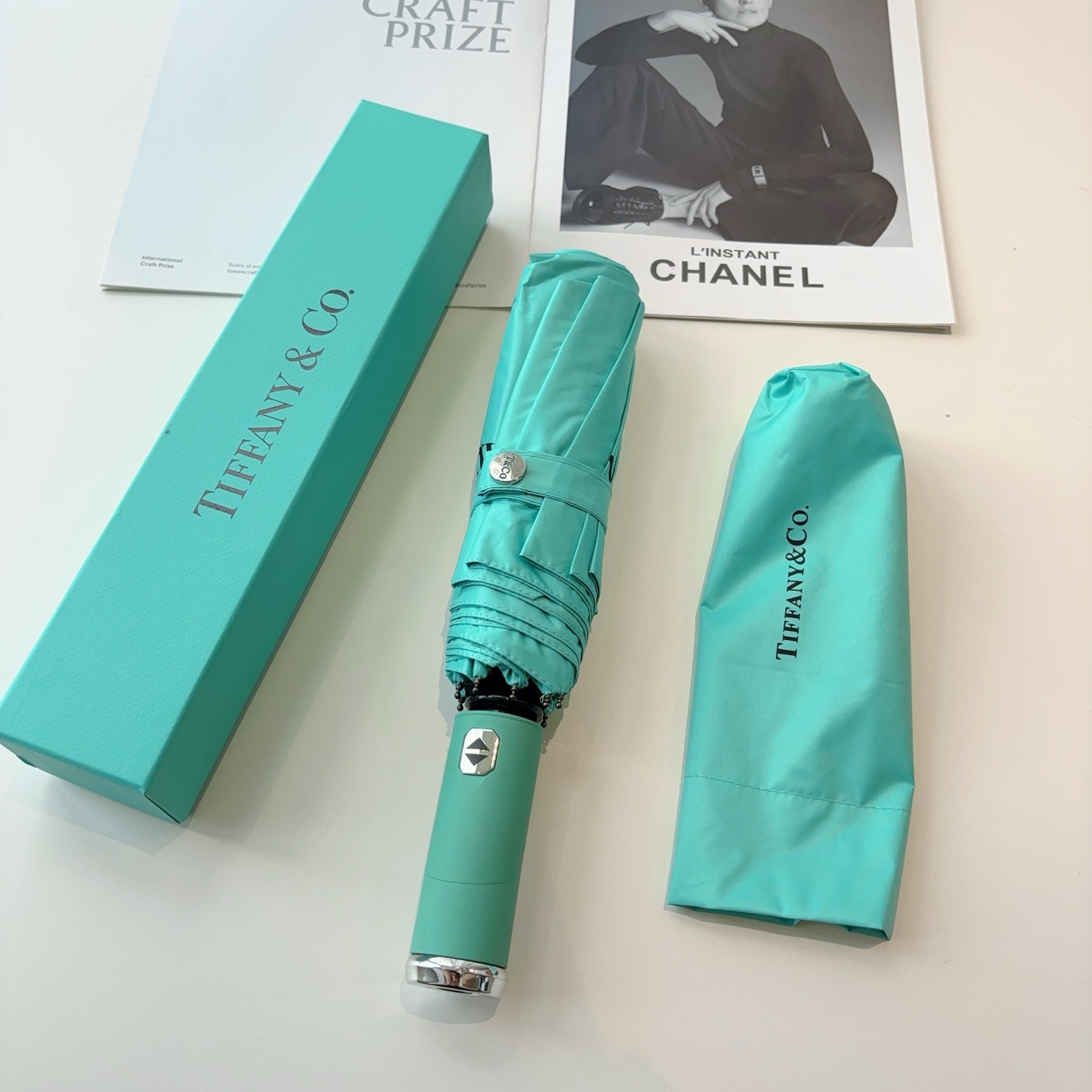 Tiffany蒂芙尼 三折自动折叠晴雨伞 火爆来袭 夏日里的小清新 高效阻隔紫外线涂层 有伞随行 晴雨