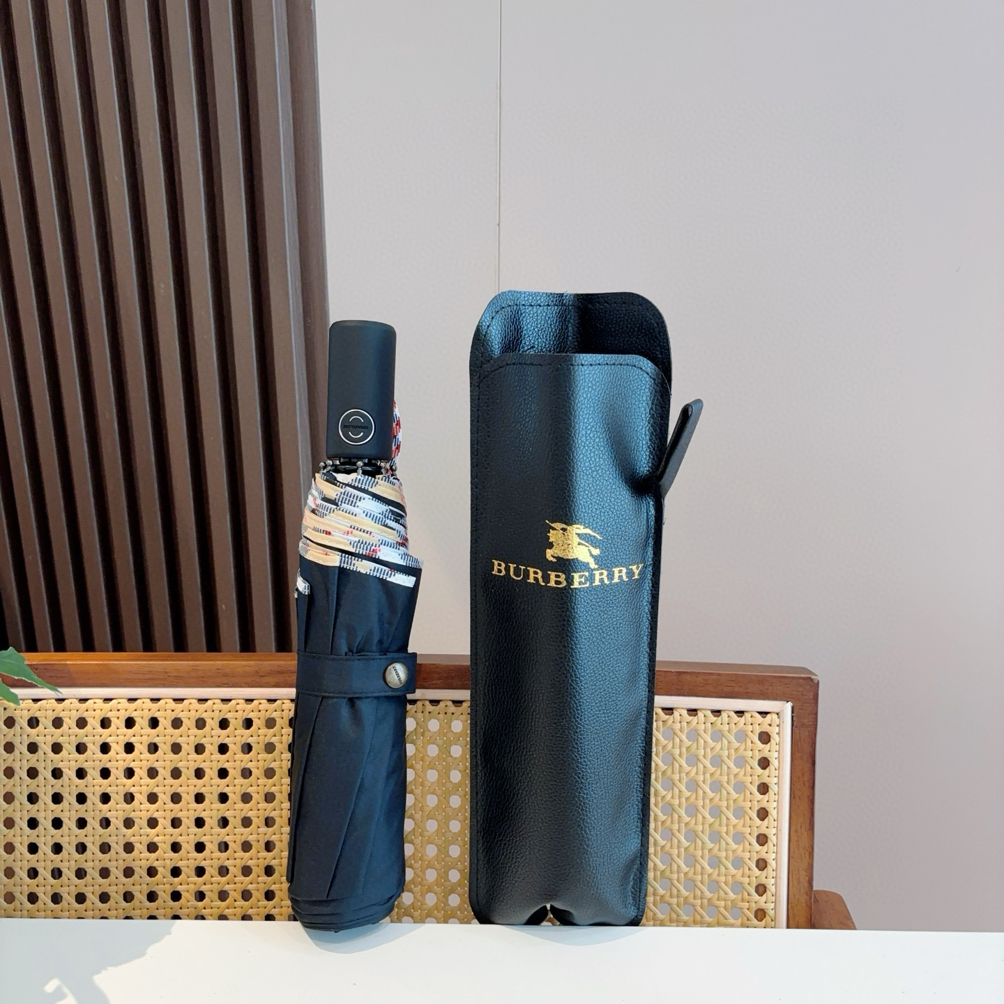  BURBERRY（巴宝莉） 三折自动折叠晴雨伞 年度巅峰之作 经典 高雅 时髦 这就是被称为英国BUR