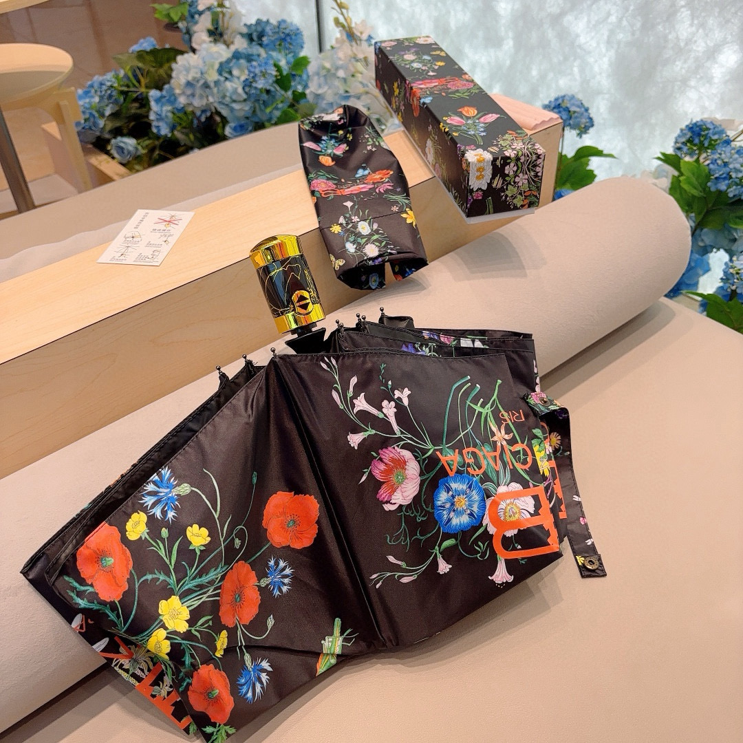  巴黎世家（Balenciaga） 新款三折自动折叠晴雨伞 火爆来袭 夏日里的小清新 高效阻隔紫外线涂层