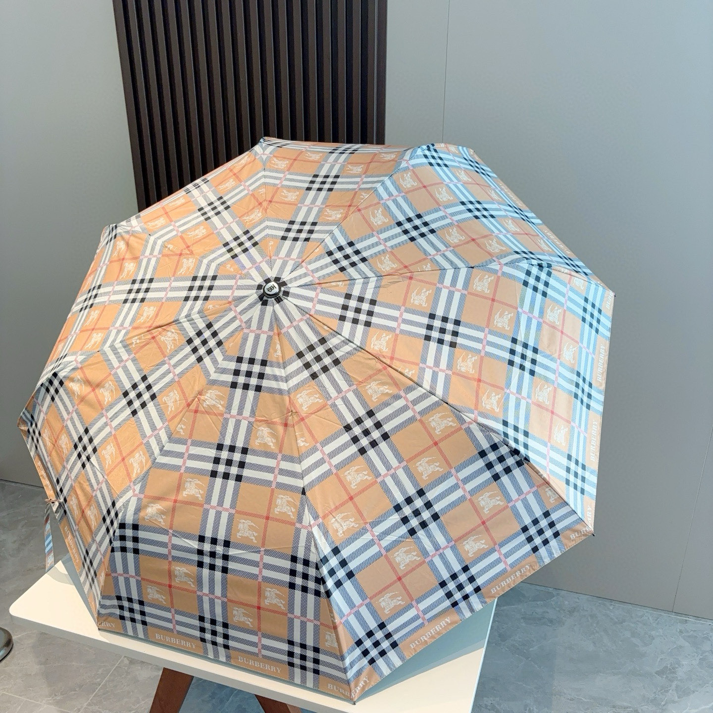  BURBERRY（巴宝莉） 三折自动折叠晴雨伞 年度巅峰之作 经典 高雅 时髦 这就是被称为英国BUR