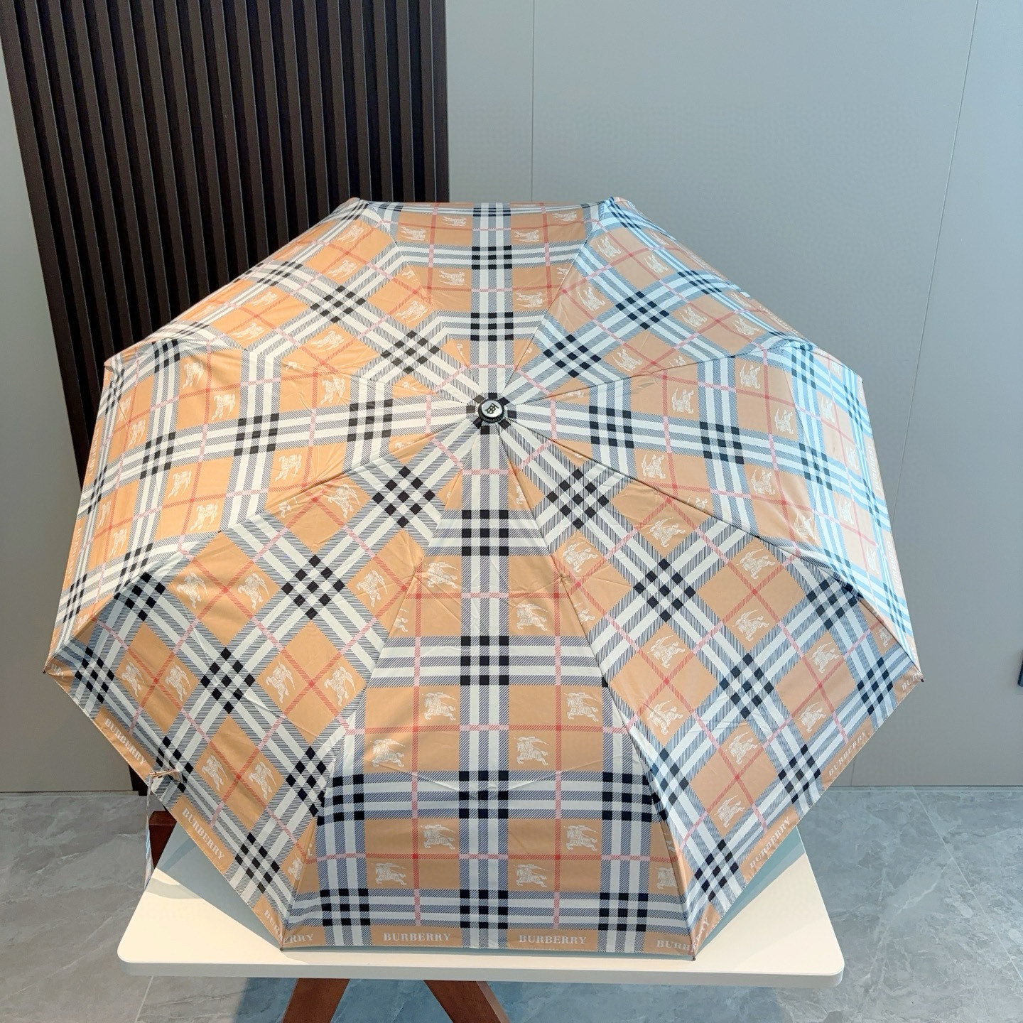  BURBERRY（巴宝莉） 三折自动折叠晴雨伞 年度巅峰之作 经典 高雅 时髦 这就是被称为英国BUR