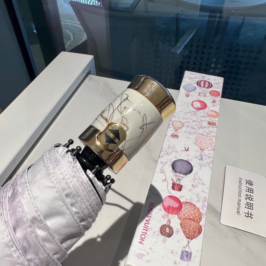  LOUIS VUITTON （路易威登）三折自动折叠晴雨伞 新涂层技术深色伞面 拥有令人惊喜的遮光效果