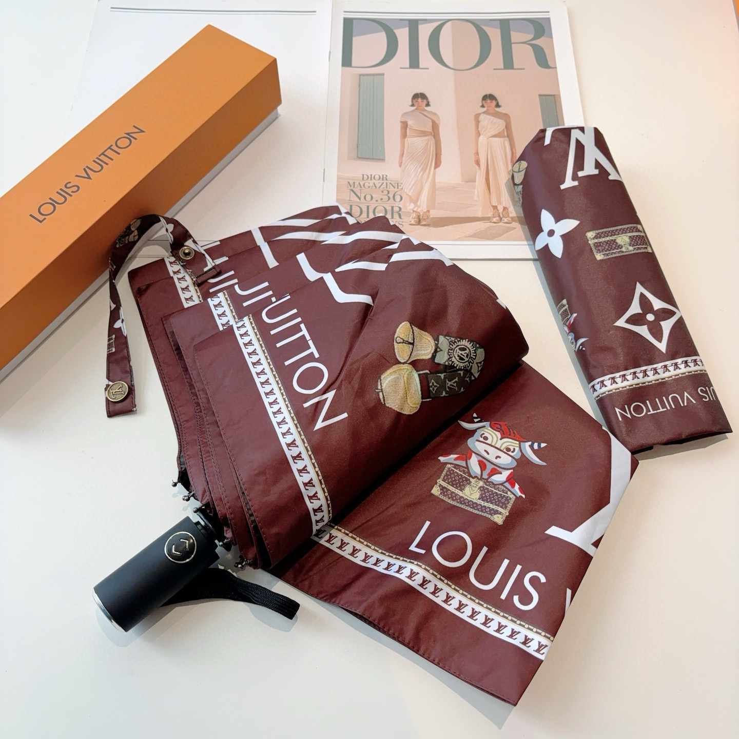  LOUIS VUITTON （路易威登）三折自动折叠晴雨伞 新涂层技术深色伞面 拥有令人惊喜的遮光效果