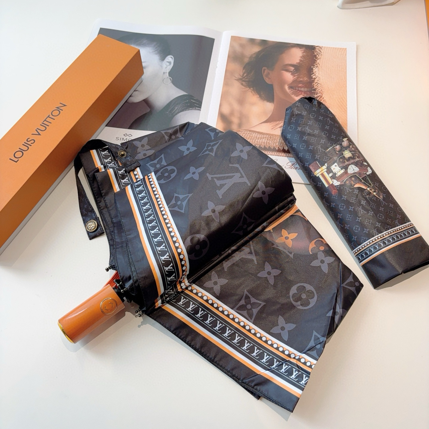 LOUIS VUITTON （路易威登）三折自动折叠晴雨伞 新涂层技术深色伞面 拥有令人惊喜的遮光效果