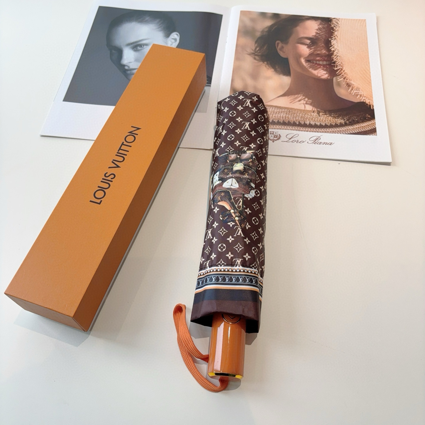  LOUIS VUITTON （路易威登）三折自动折叠晴雨伞 新涂层技术深色伞面 拥有令人惊喜的遮光效果