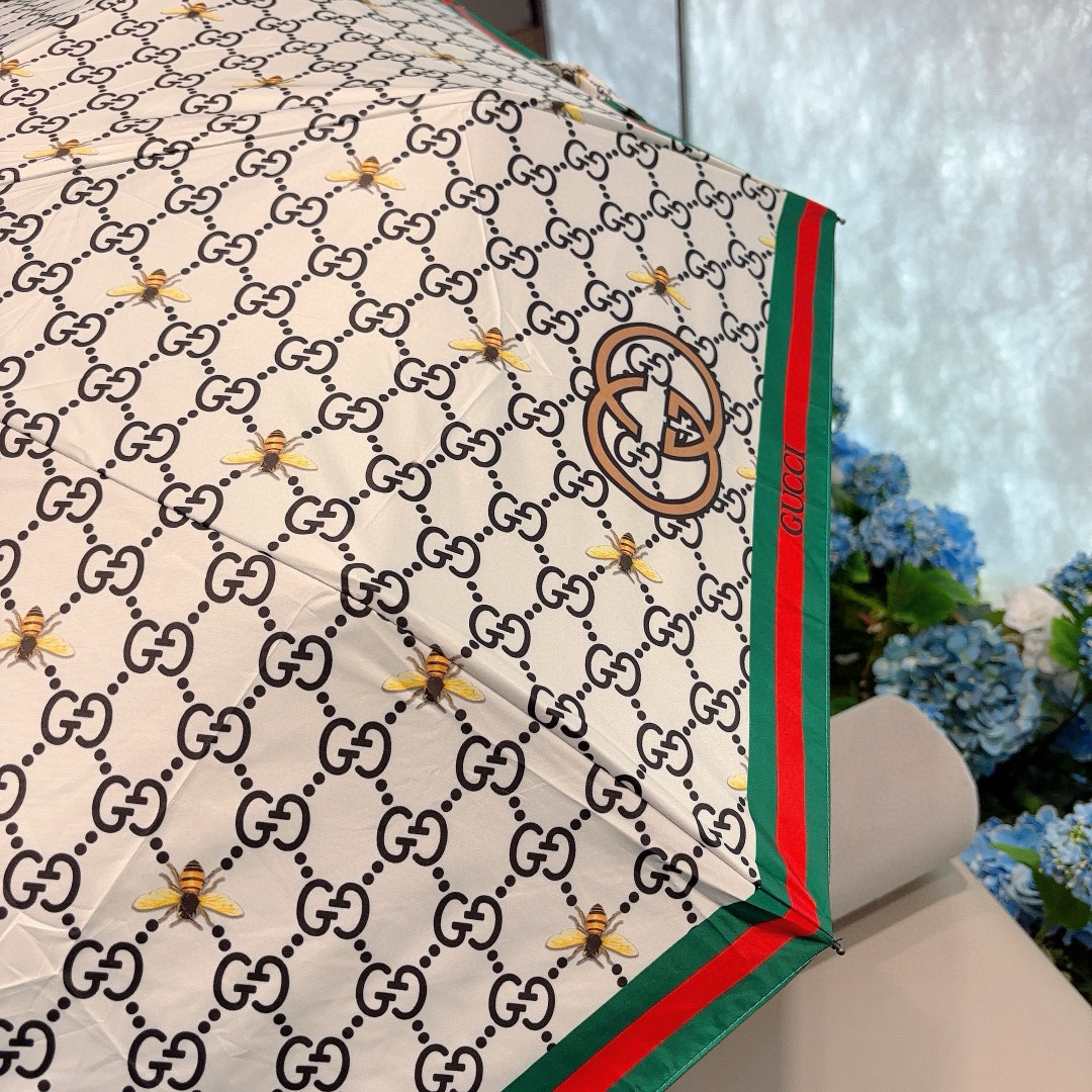  GUCCI（古奇）新款 三折自动折叠晴雨伞 选用台湾进口UV防紫外线伞布 原单代工级品质  🌹