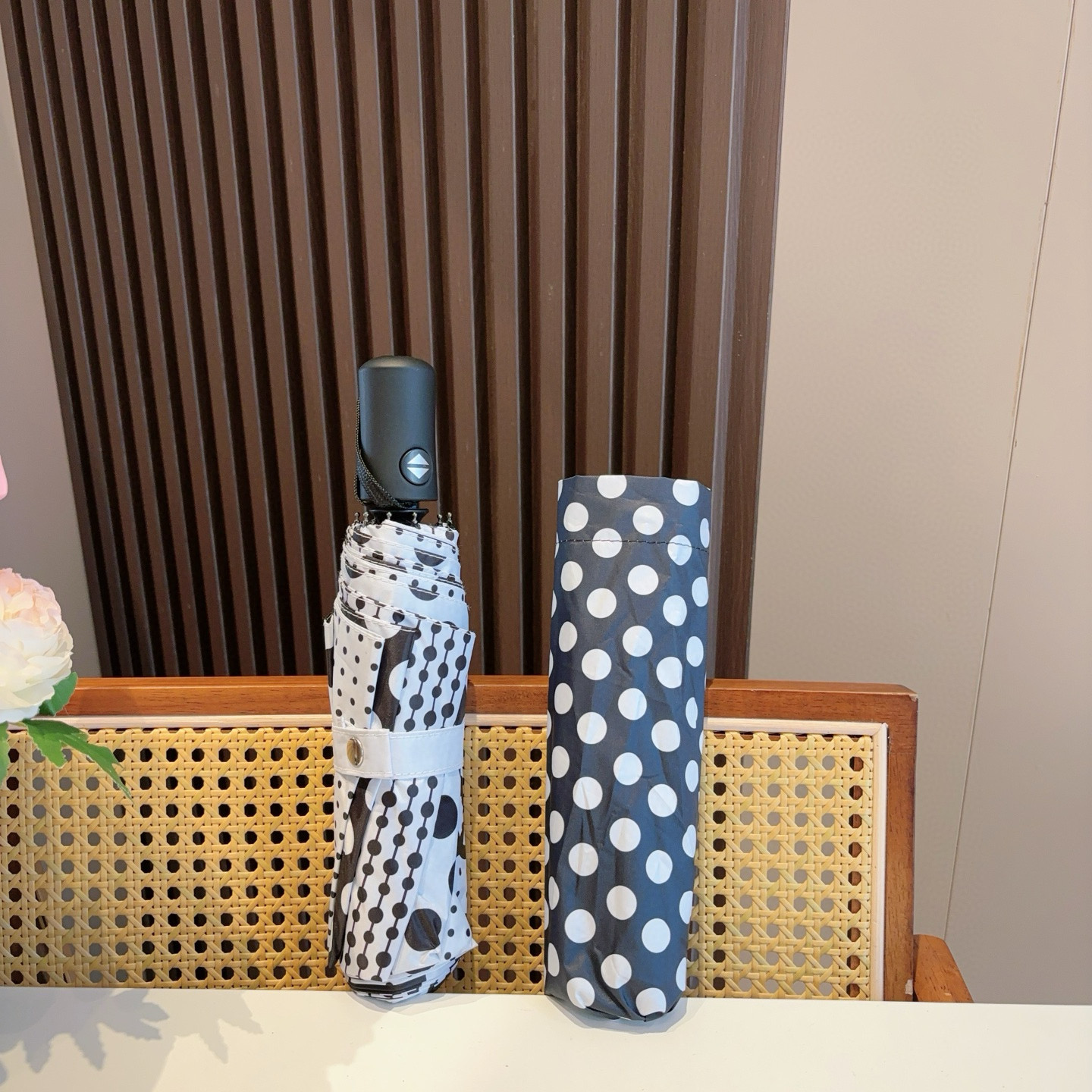  CHANEL香奈儿 三折自动折叠晴雨伞  时尚原单代工品质 细节精致 看得见的品质 打破一成不变 色泽