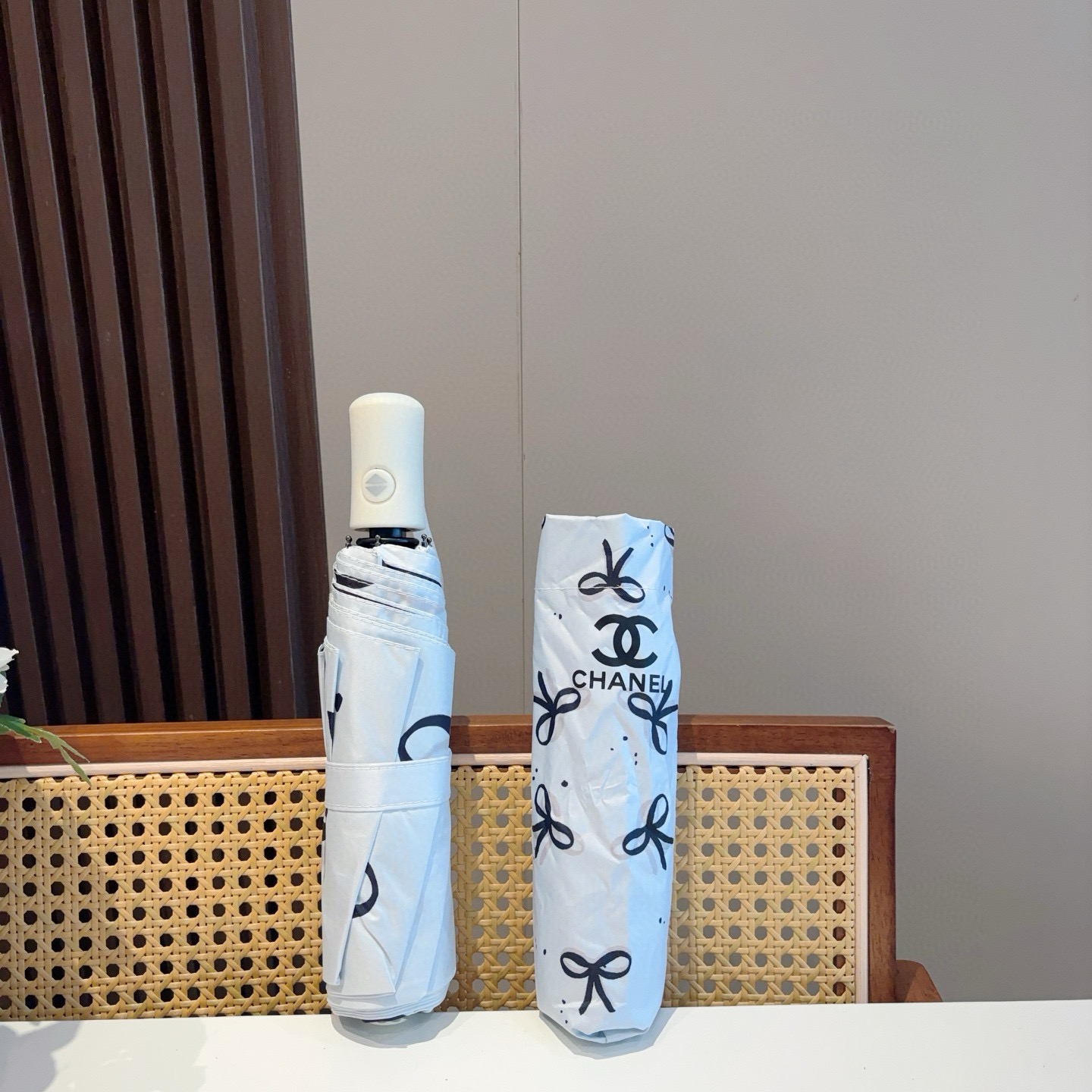  CHANEL香奈儿 三折自动折叠晴雨伞  时尚原单代工品质 细节精致 看得见的品质 打破一成不变 色泽