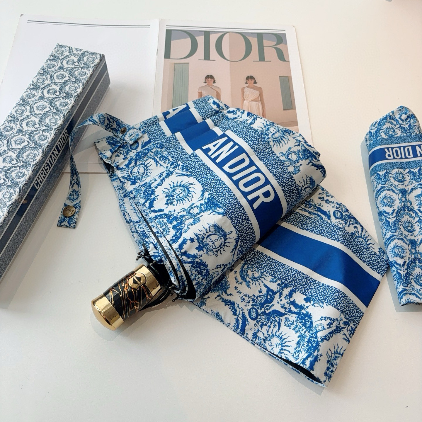  DIOR（迪奥）三折自动折叠晴雨伞  时尚原单代工品质 细节精致 看得见的品质 打破一成不变 色泽纯正