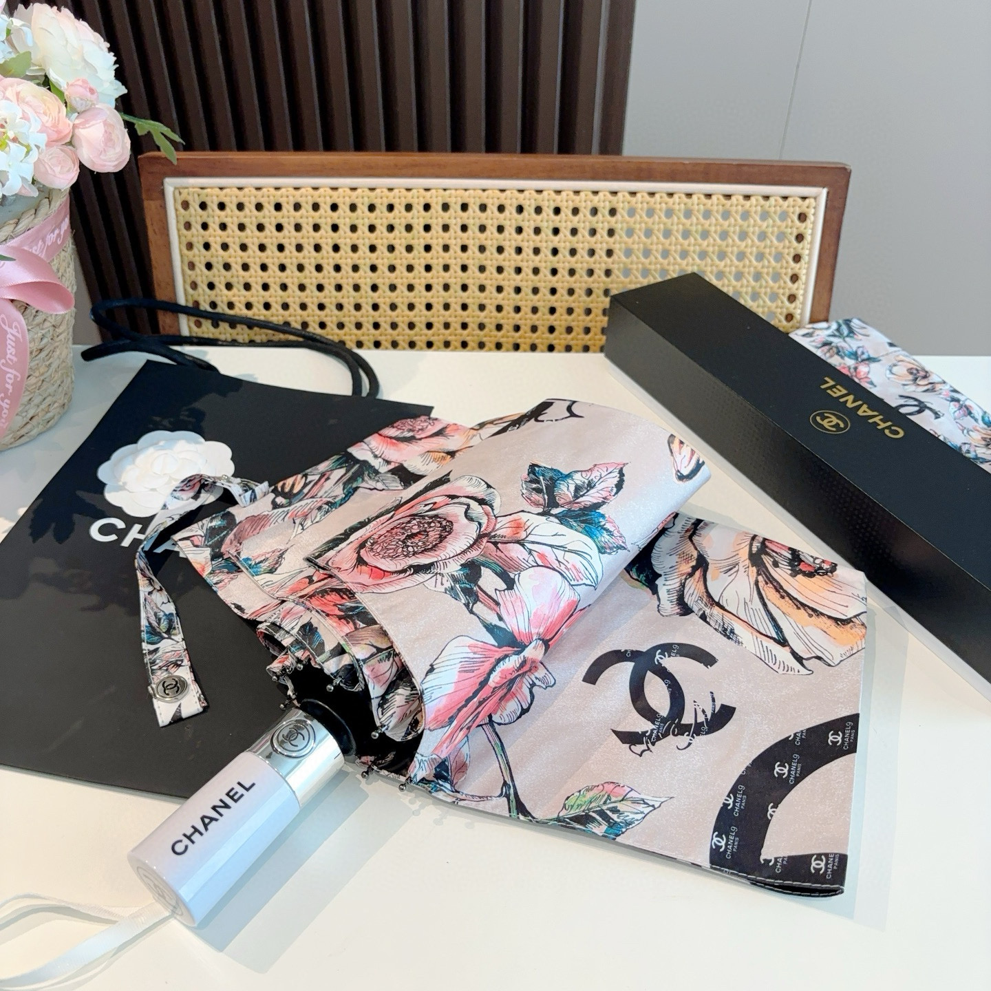 CHANEL（香奈儿）三折自动折叠晴雨伞 选用台湾进口UV防紫外线伞布 原单代工级品质 