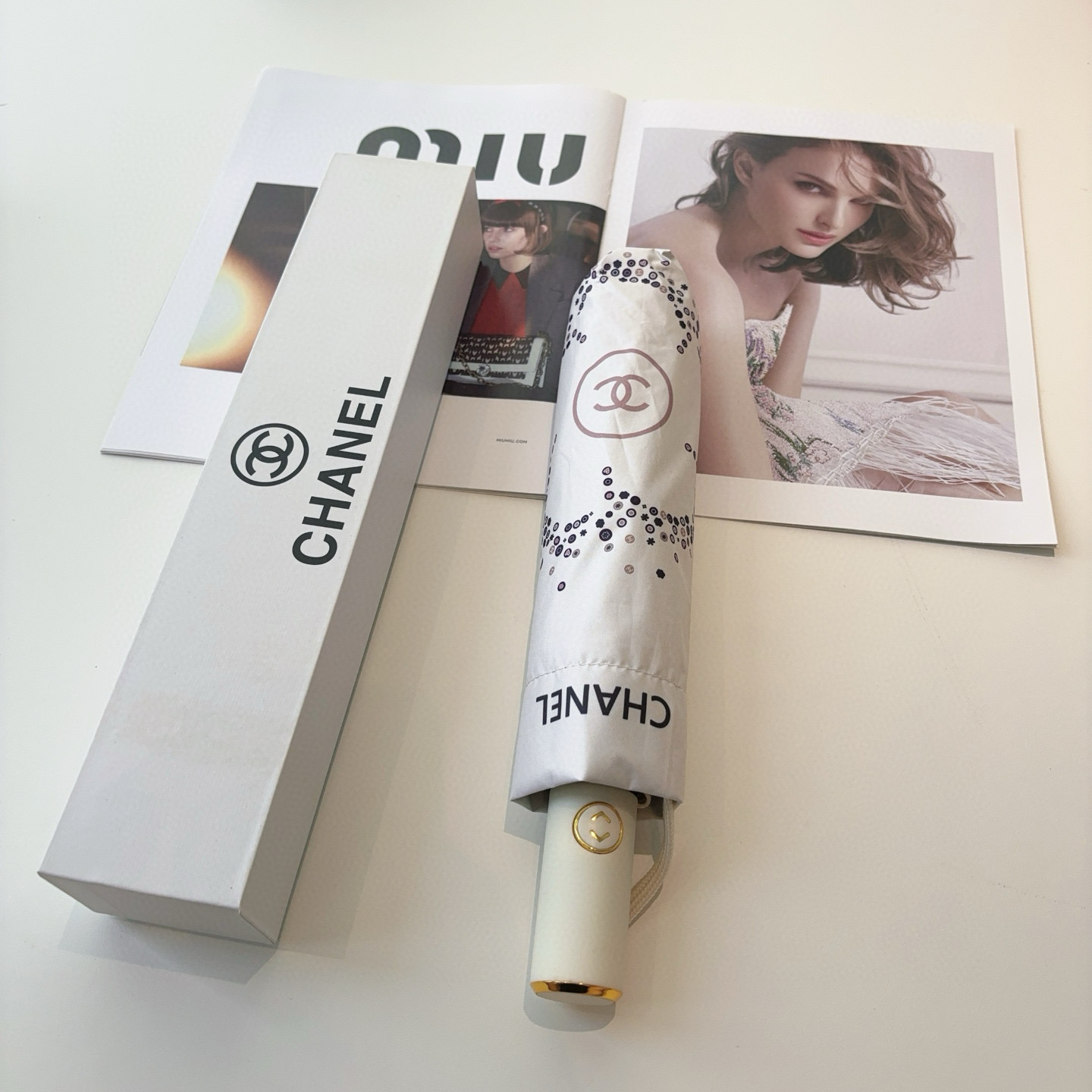  CHANEL（香奈儿）三折自动折叠晴雨伞 选用台湾进口UV防紫外线伞布 原单代工级品质 