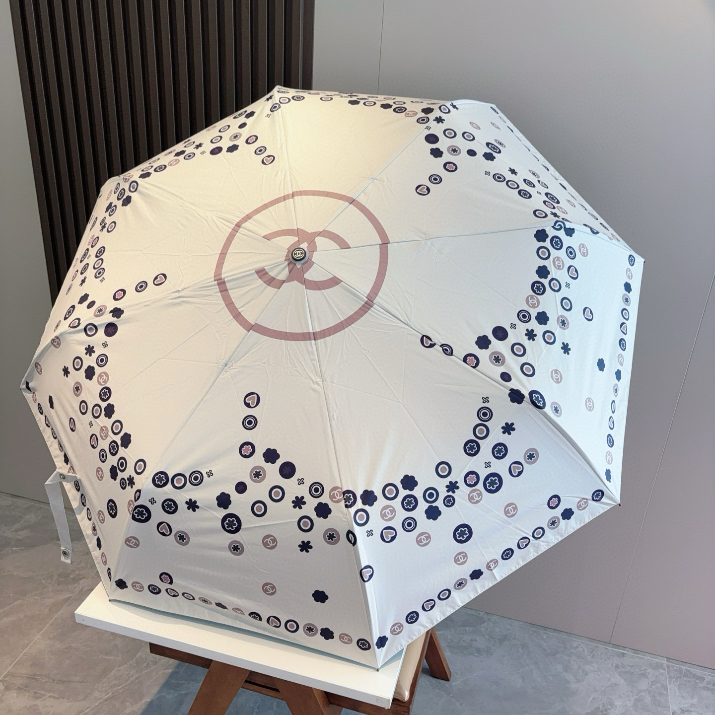  CHANEL（香奈儿）三折自动折叠晴雨伞 选用台湾进口UV防紫外线伞布 原单代工级品质 