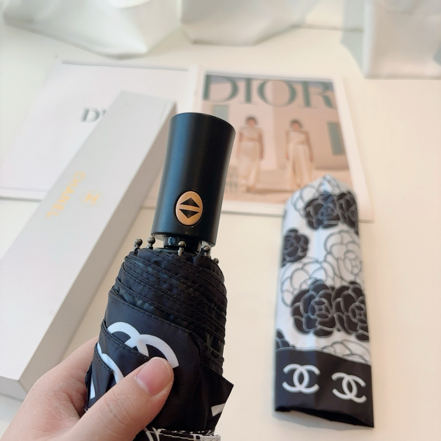  CHANEL（香奈儿）三折自动折叠晴雨伞 选用台湾进口UV防紫外线伞布 原单代工级品质 