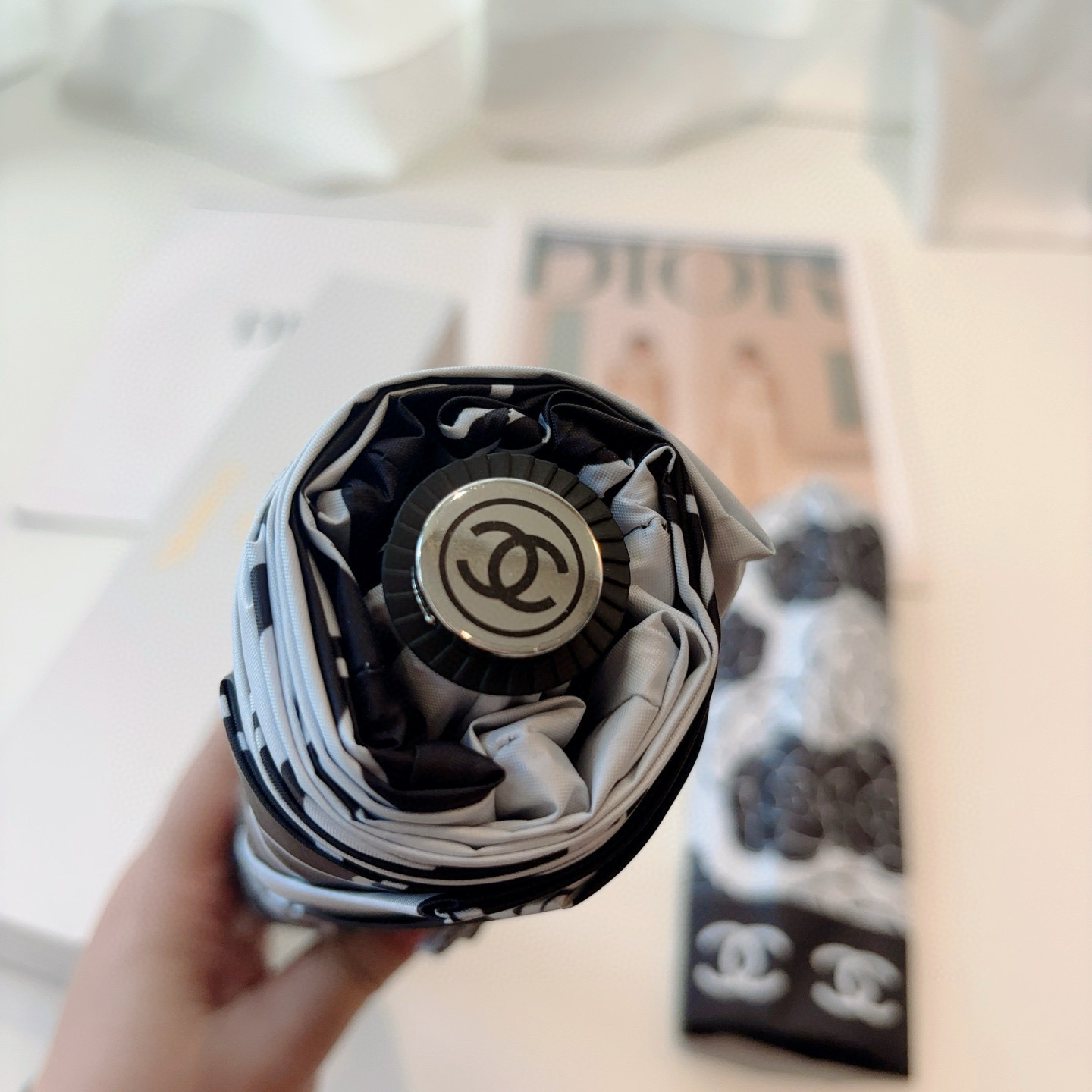 CHANEL（香奈儿）三折自动折叠晴雨伞 选用台湾进口UV防紫外线伞布 原单代工级品质 