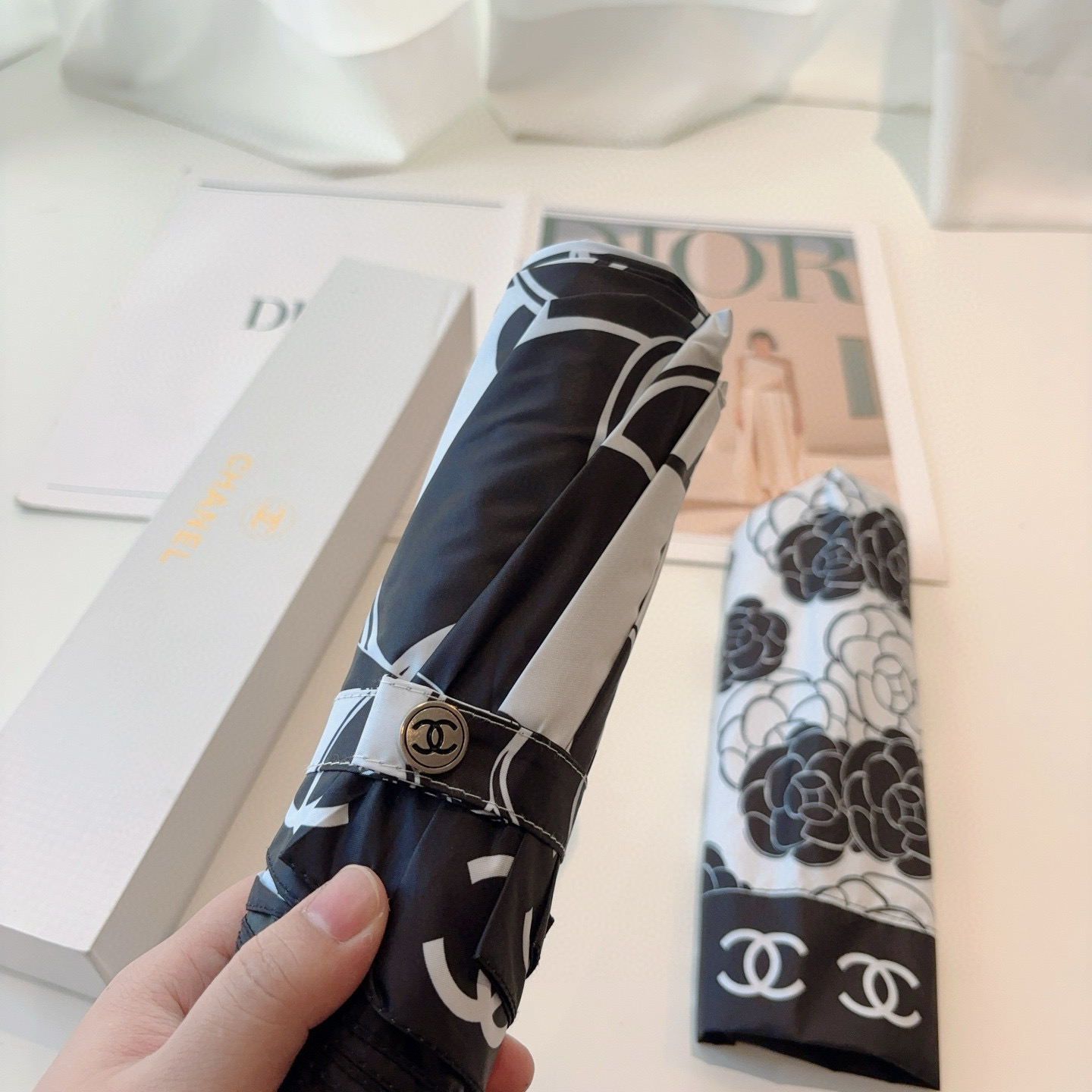  CHANEL（香奈儿）三折自动折叠晴雨伞 选用台湾进口UV防紫外线伞布 原单代工级品质 