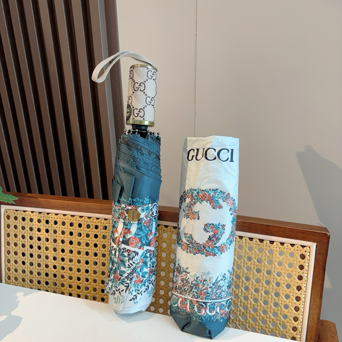 GUCCI（古奇）新款  三折自动折叠晴雨伞 选用台湾进口UV防紫外线伞布 原单代工级品质  🌹