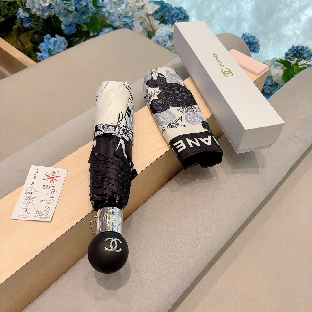  CHANEL（香奈儿）新款纯色包边 三折自动折叠晴雨伞 做工精细 气质 时尚 炒鸡好看！防紫外线 人手