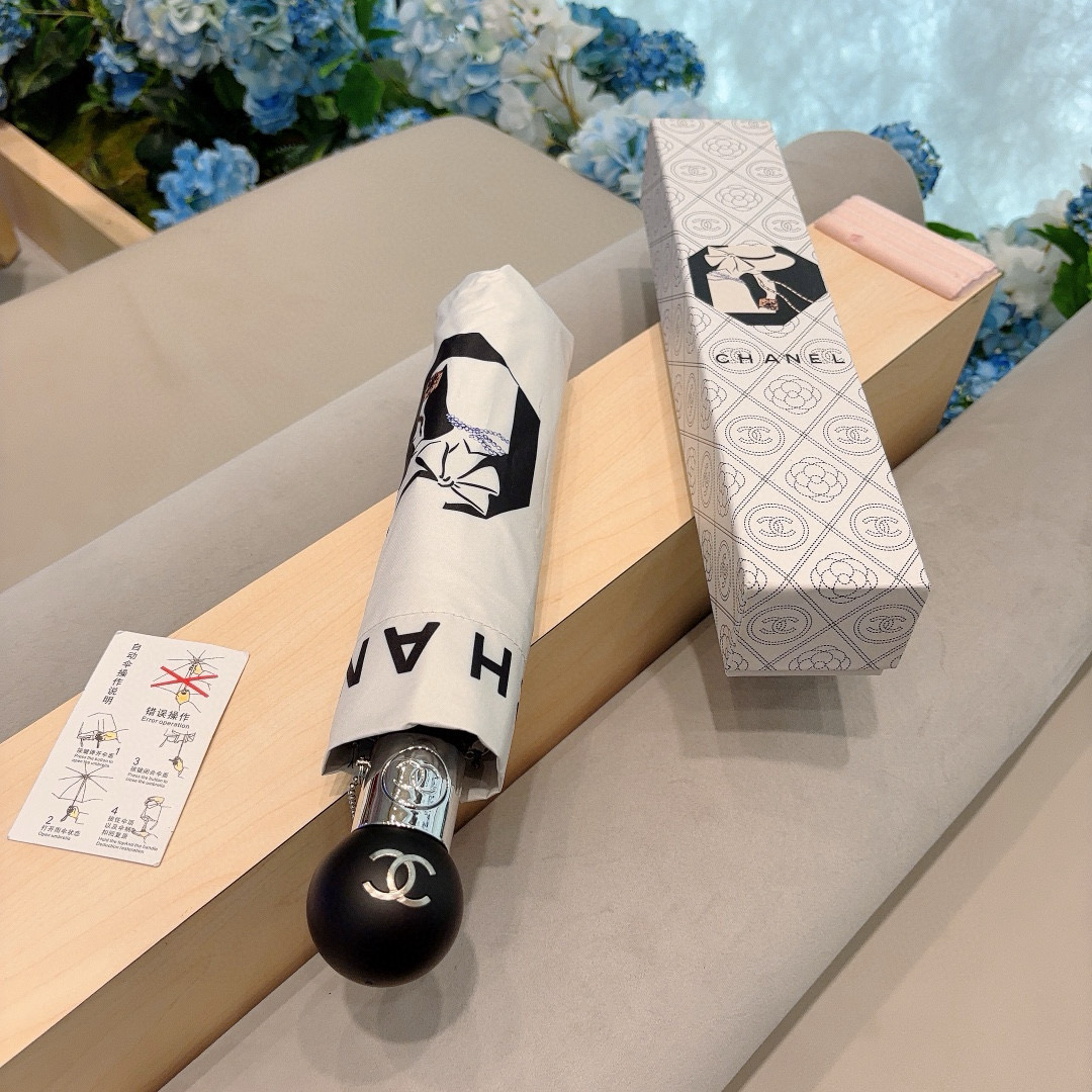  CHANEL（香奈儿）新款 三折自动折叠晴雨伞 做工精细 气质 时尚 炒鸡好看！防紫外线 人手必备 ！