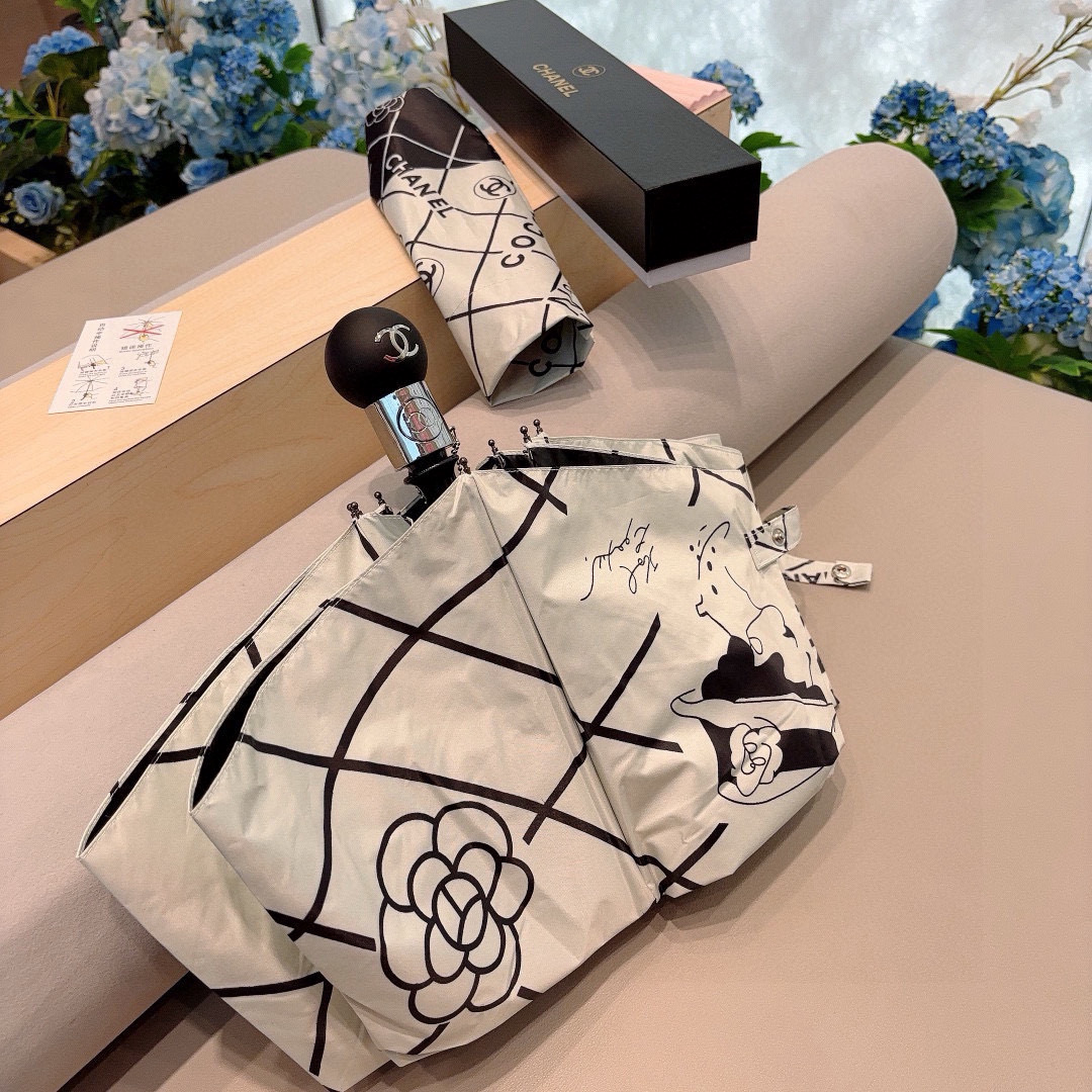  CHANEL（香奈儿）新款 三折自动折叠晴雨伞 做工精细 气质 时尚 炒鸡好看！防紫外线 人手必备 ！