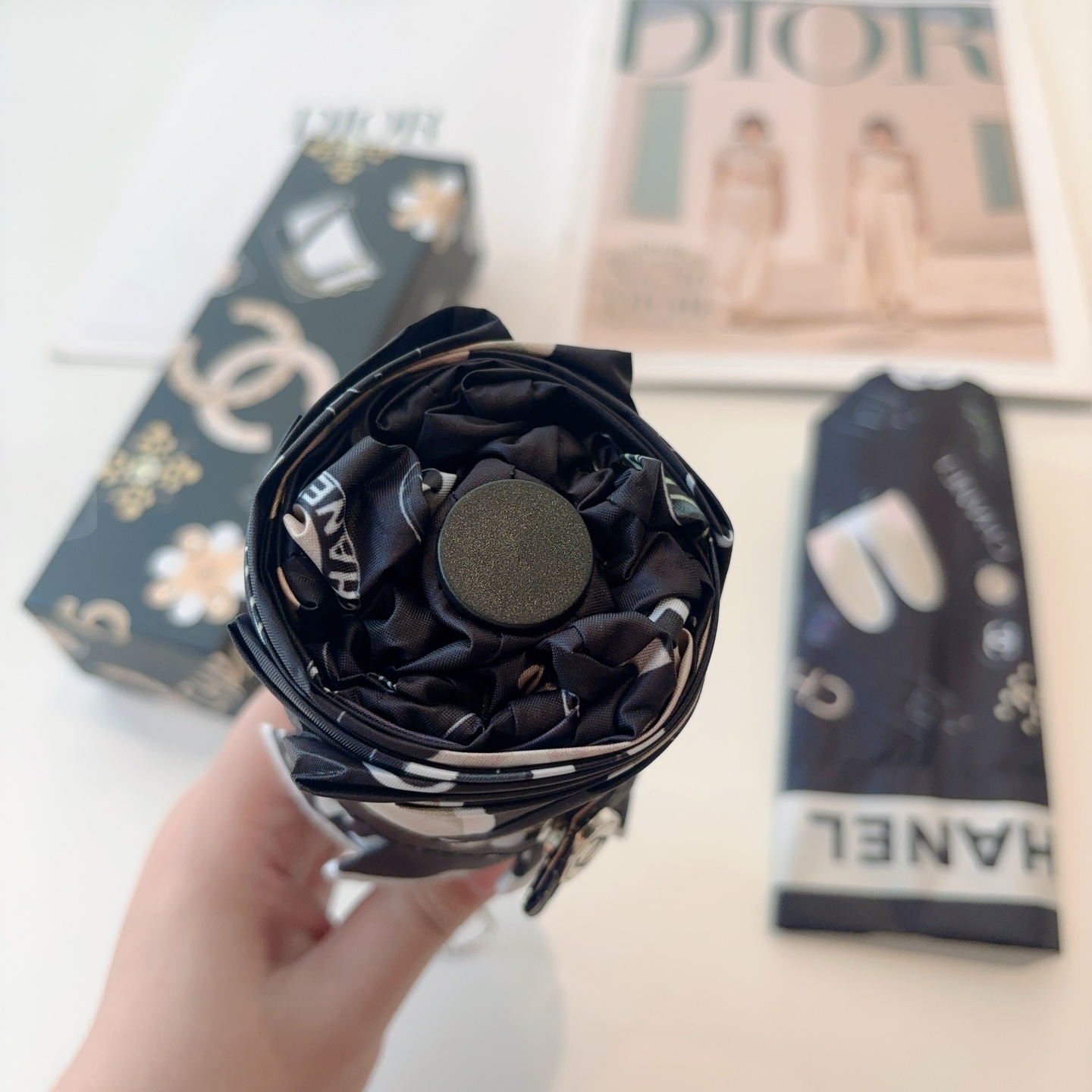  CHANEL（香奈儿）五折手动折叠晴雨伞 选用台湾进口UV防紫外线伞布 原单代工级品质  🌹