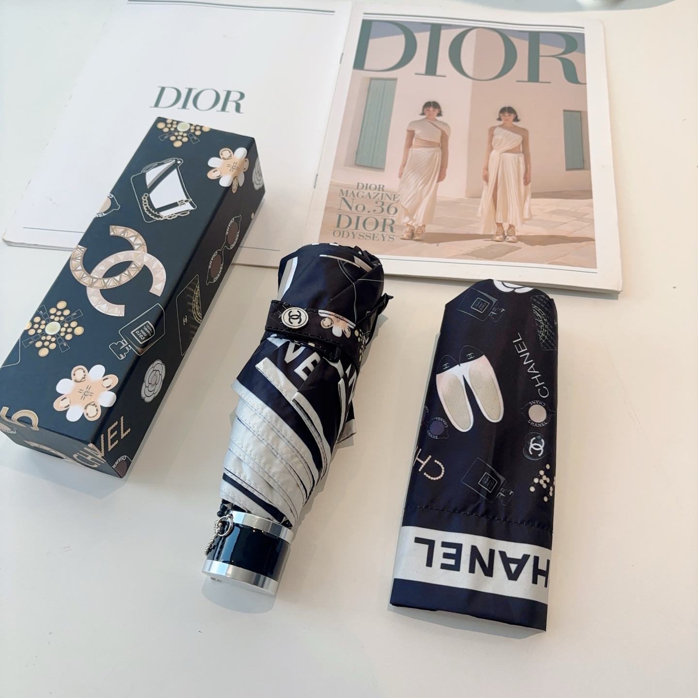  CHANEL（香奈儿）五折手动折叠晴雨伞 选用台湾进口UV防紫外线伞布 原单代工级品质  🌹