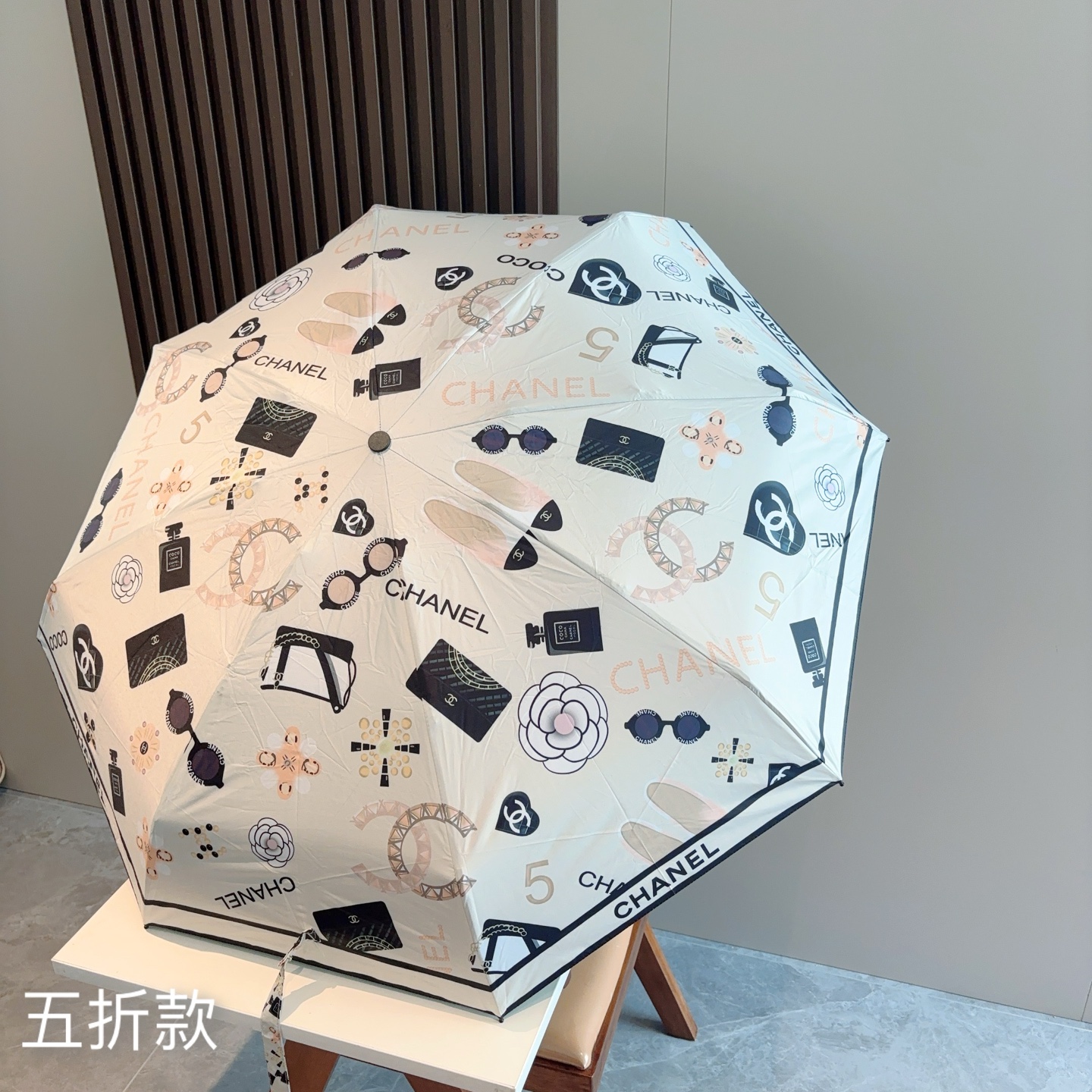  CHANEL（香奈儿）五折手动折叠晴雨伞 选用台湾进口UV防紫外线伞布 原单代工级品质  🌹