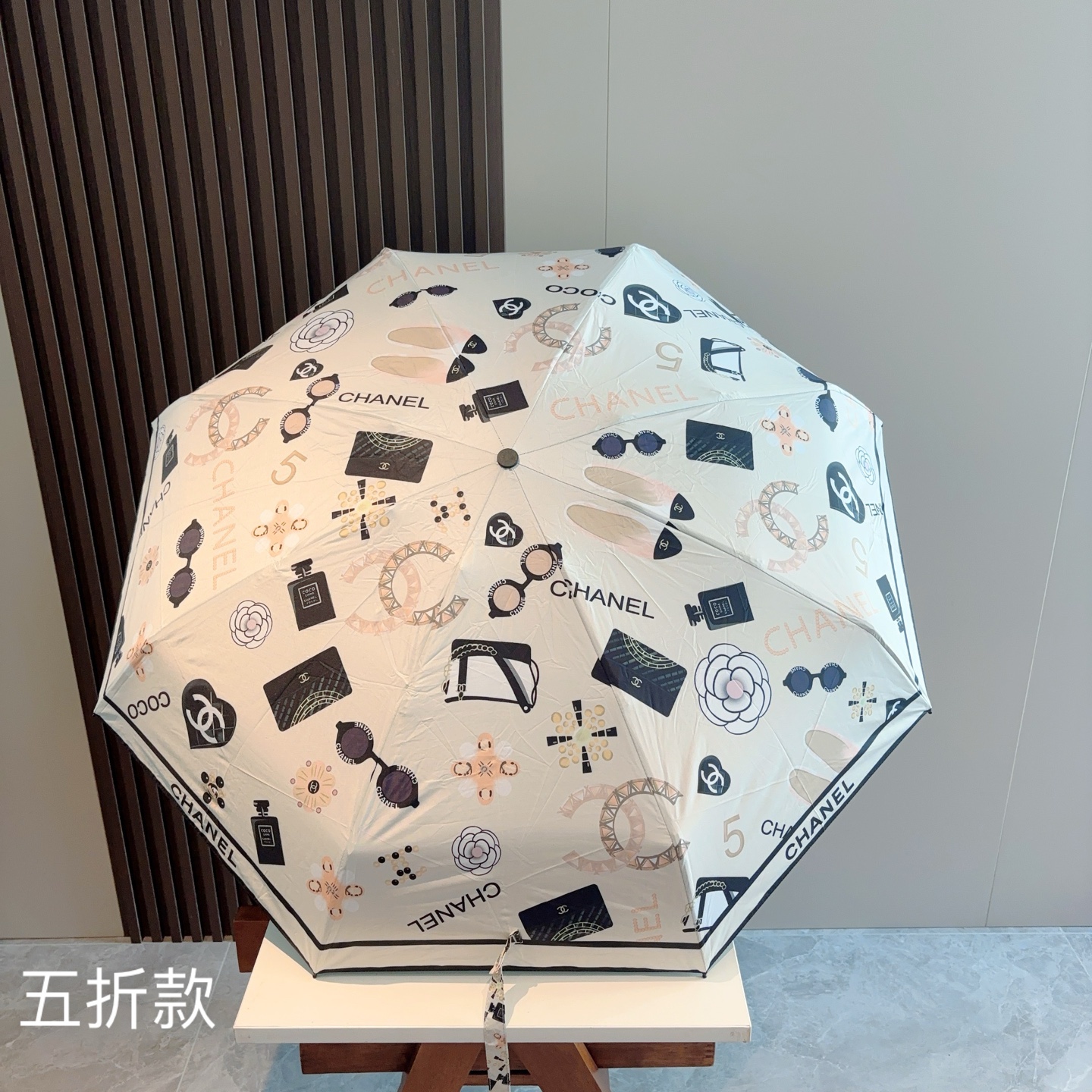  CHANEL（香奈儿）五折手动折叠晴雨伞 选用台湾进口UV防紫外线伞布 原单代工级品质  🌹