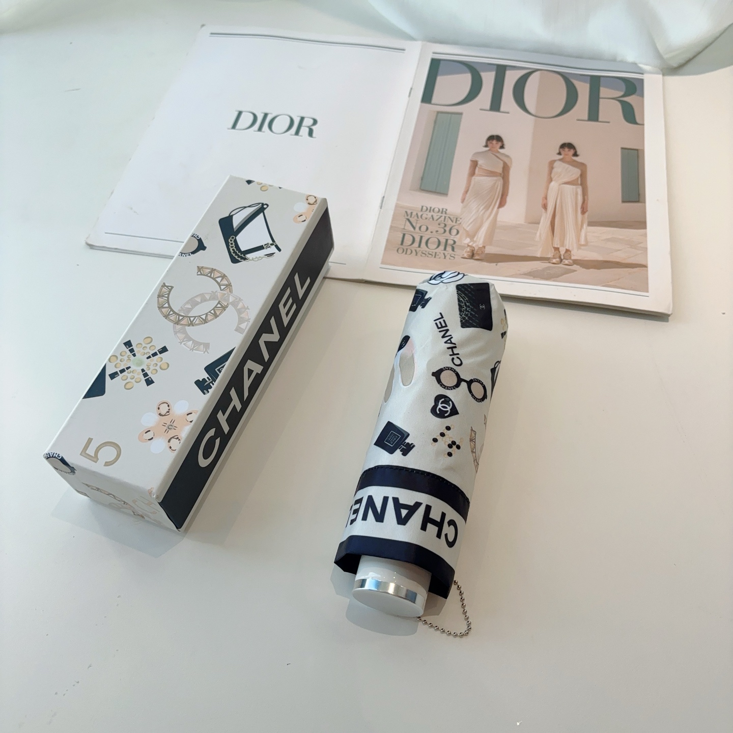  CHANEL（香奈儿）五折手动折叠晴雨伞 选用台湾进口UV防紫外线伞布 原单代工级品质  🌹