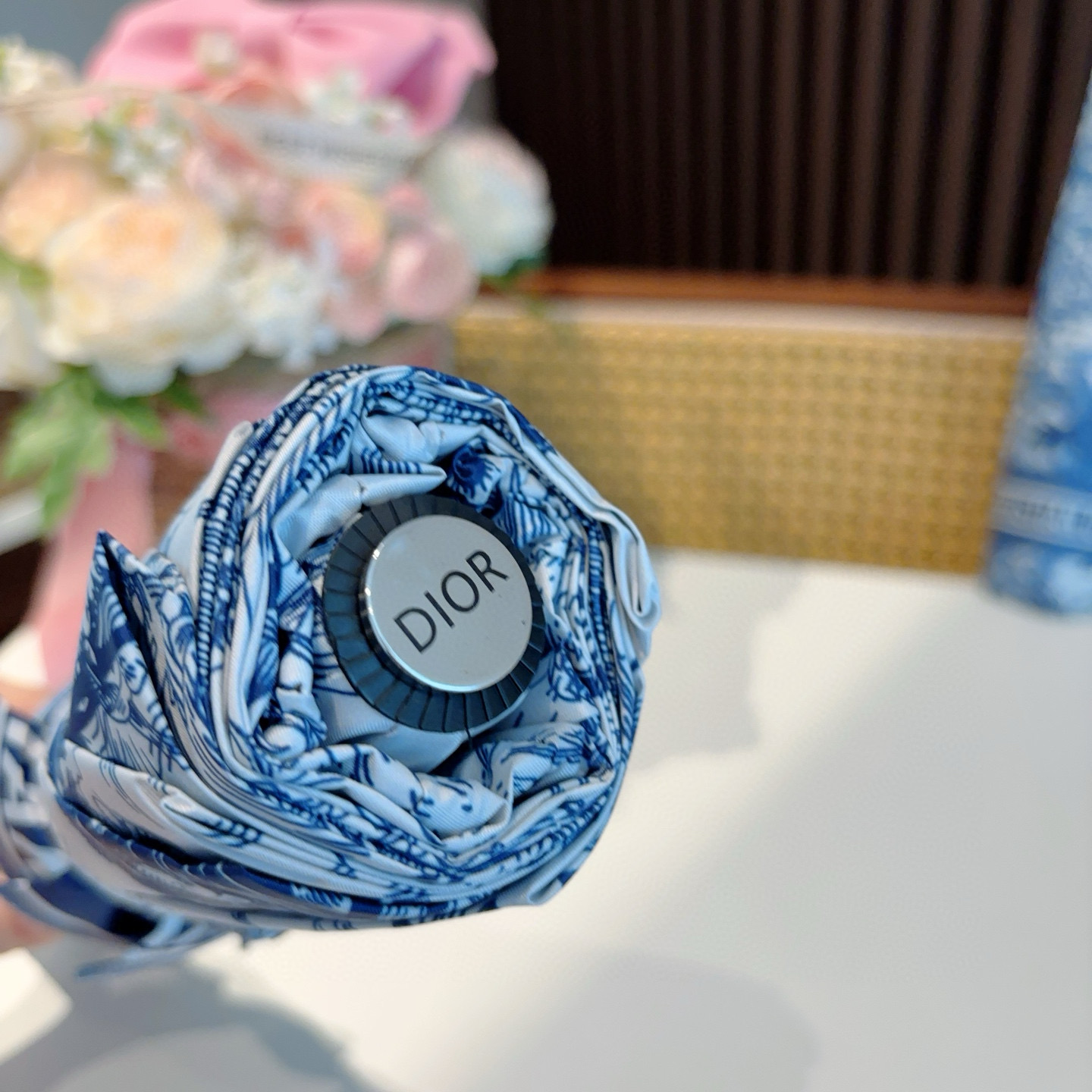  DIOR（迪奥）灯光款 三折自动折叠晴雨伞  时尚原单代工品质 细节精致 看得见的品质 打破一成不变 