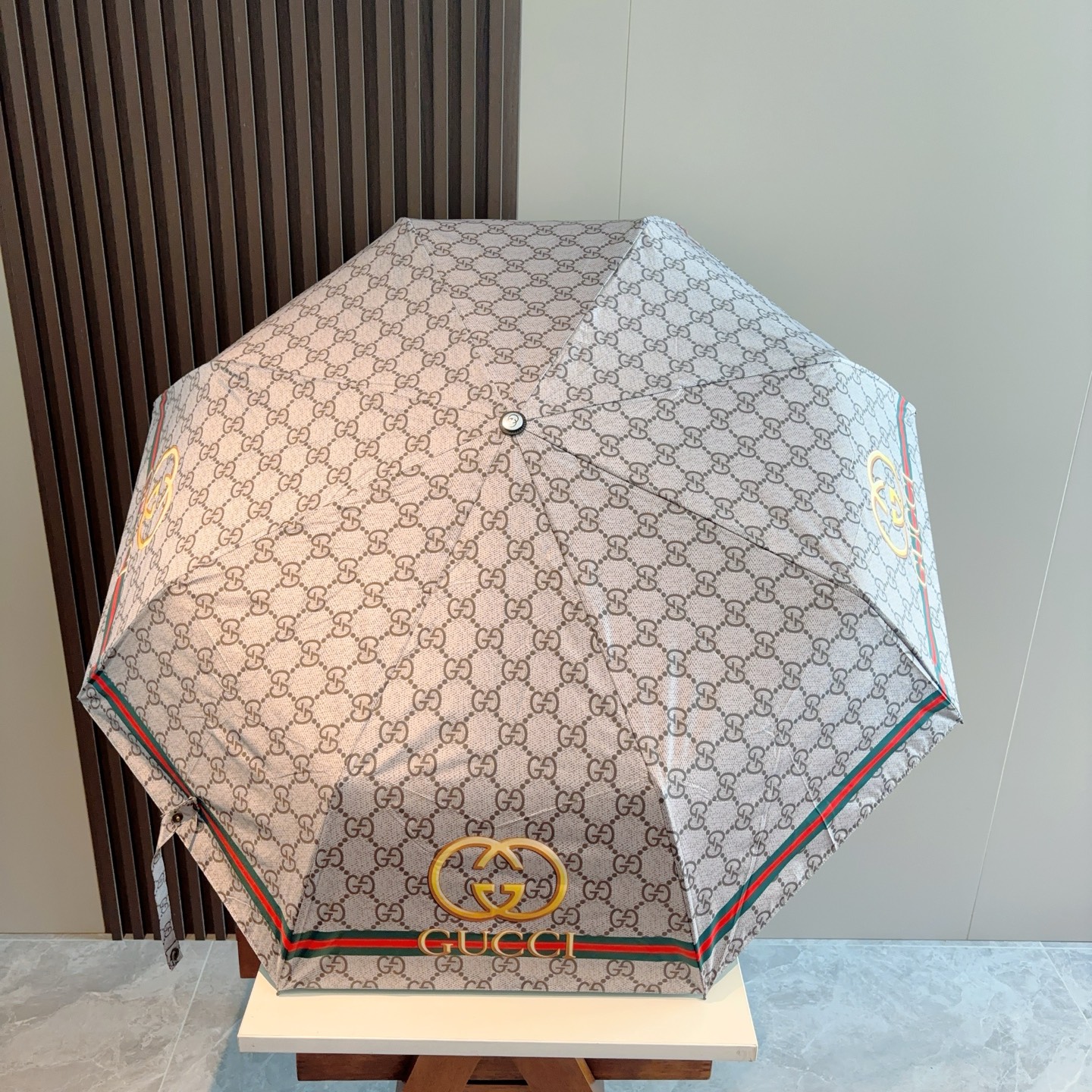  GUCCI（古奇）新款 三折自动折叠晴雨伞 选用台湾进口UV防紫外线伞布 原单代工级品质  🌹