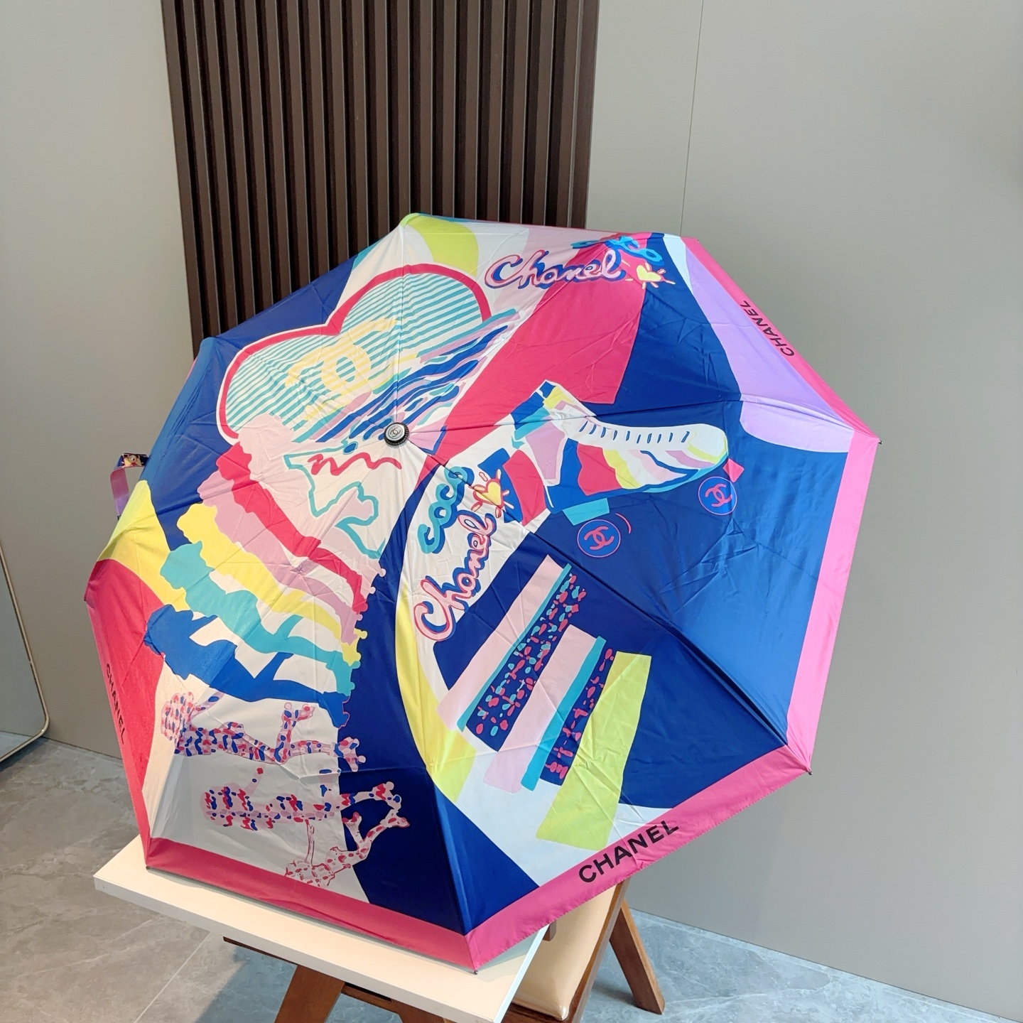 CHANEL香奈儿 带灯带报警器🚨 三折自动折叠晴雨伞  时尚原单代工品质 细节精致 看得见的品质 打