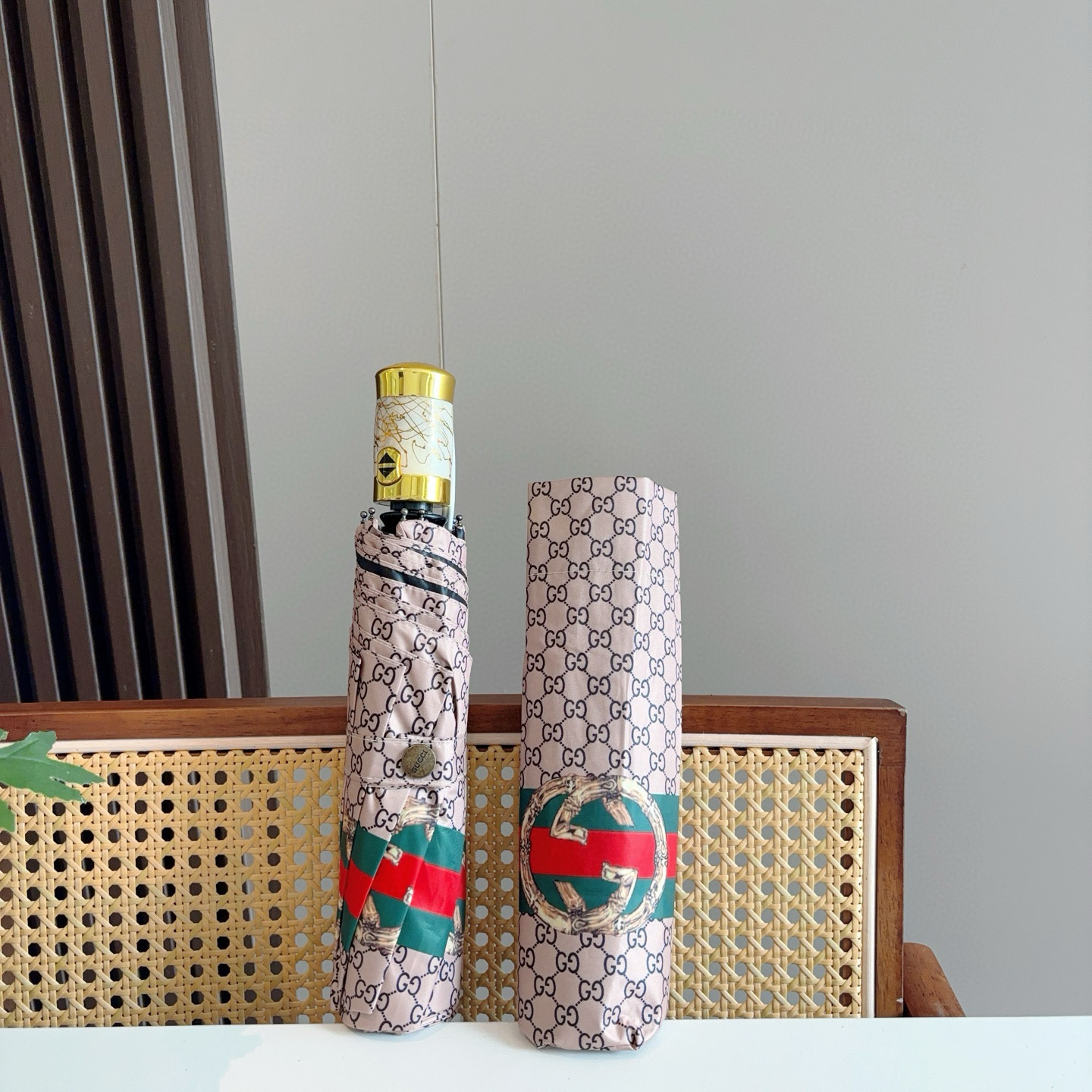  GUCCI（古奇） 三折自动折叠晴雨伞  晴天遮阳 雨天遮雨 原单代工品质 带防紫外线涂层 长度30c