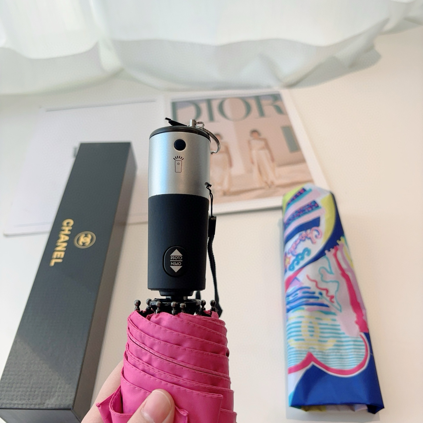  CHANEL香奈儿 带灯带报警器🚨 三折自动折叠晴雨伞  时尚原单代工品质 细节精致 看得见的品质 打
