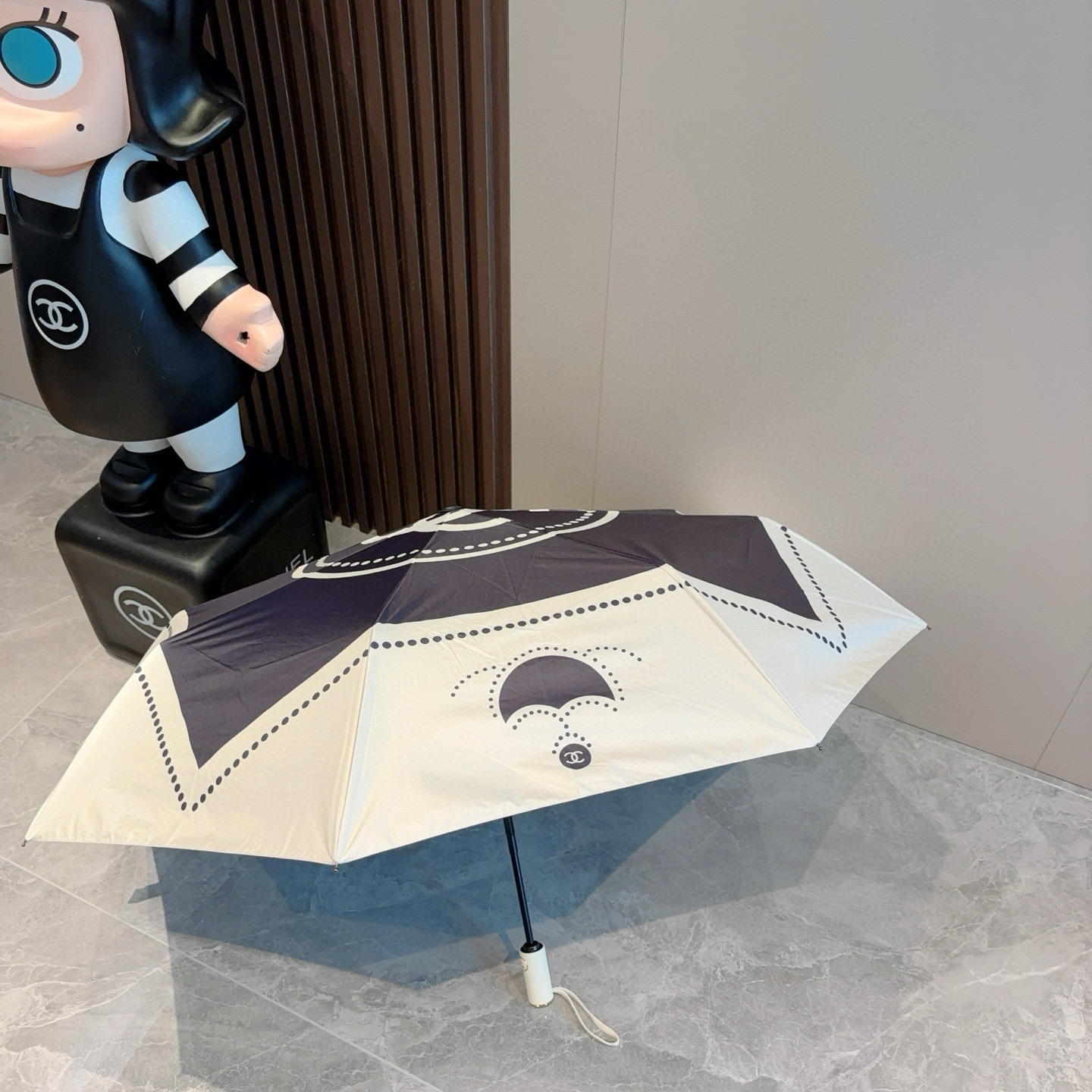  CHANEL香奈儿 三折自动折叠晴雨伞  时尚原单代工品质 细节精致 看得见的品质 打破一成不变 色泽