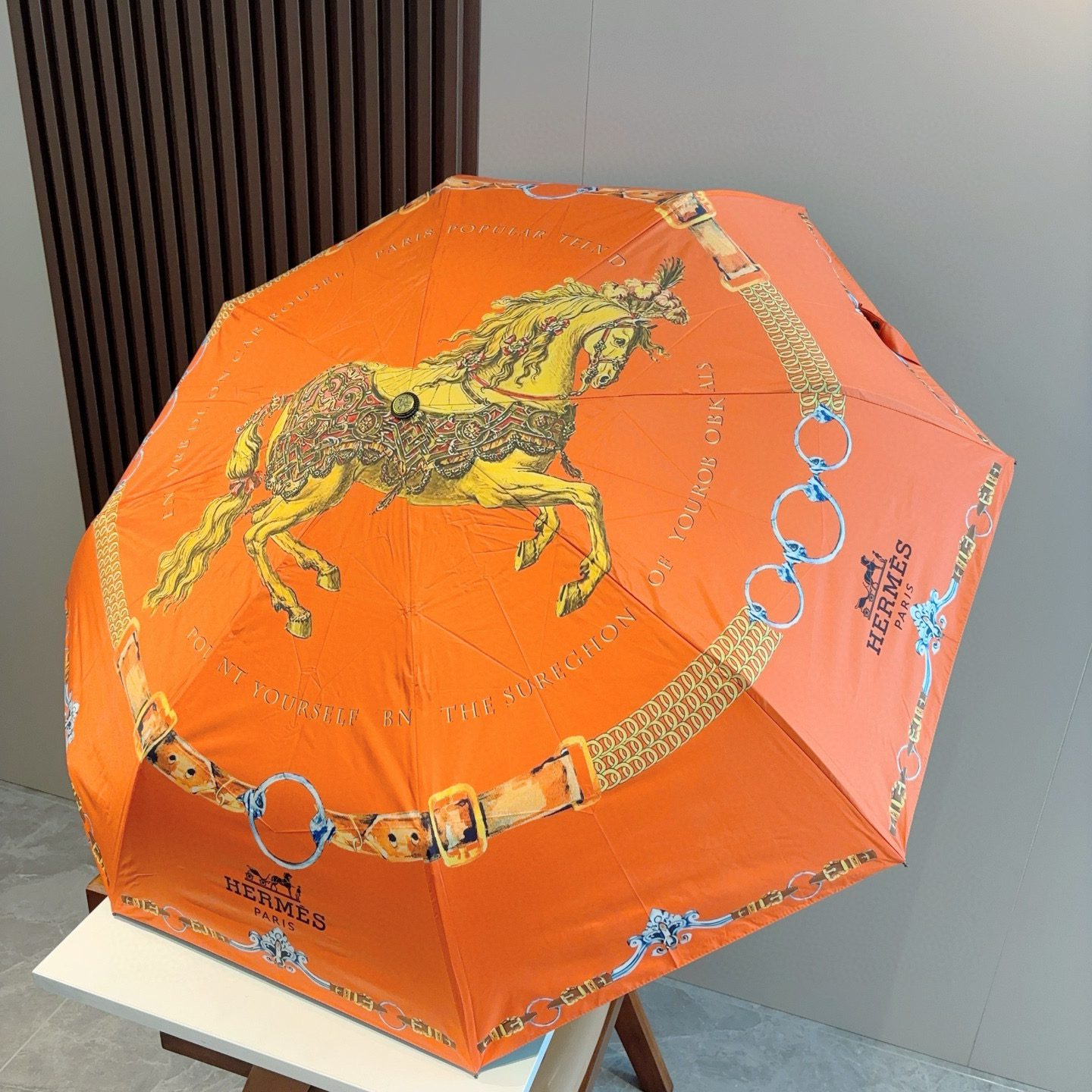 爱马仕（Hermès）   新款 极品H家三折自动伞重磅呈现 以其精湛的工艺技术和源源不断的想像力 新涂